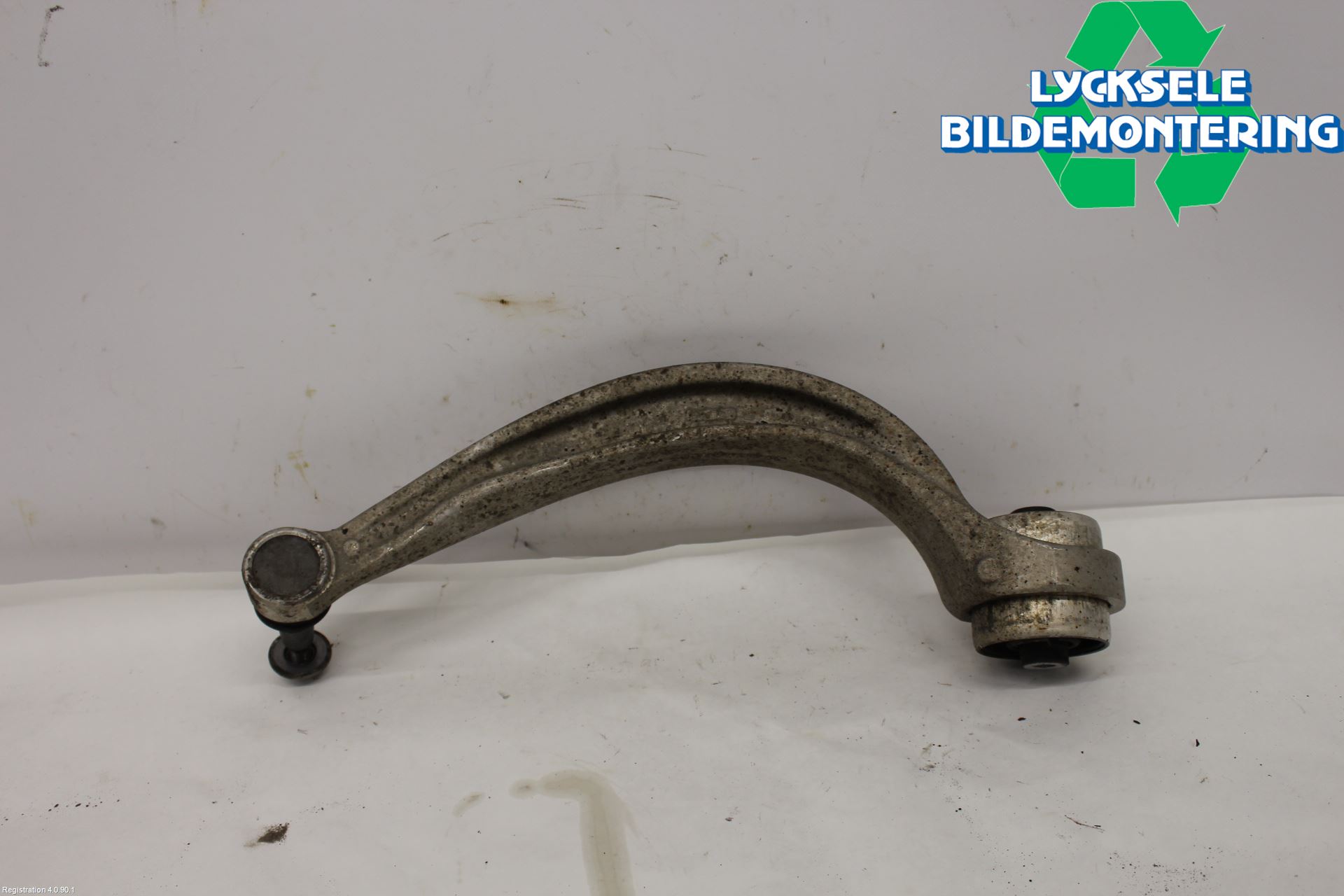 Volkswagen VW TOUAREG CR 18- Bärarm Fram Undre Vä