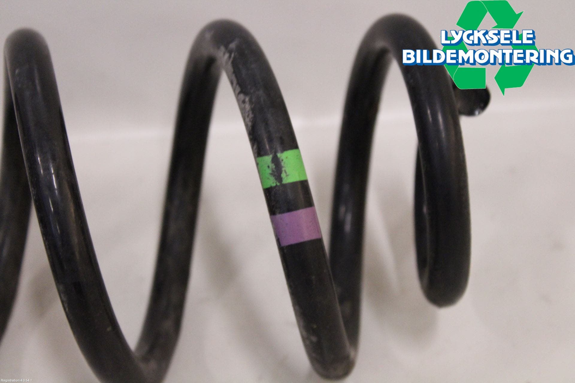 Nissan QASHQAI+2 10-14 Fjäder Bak