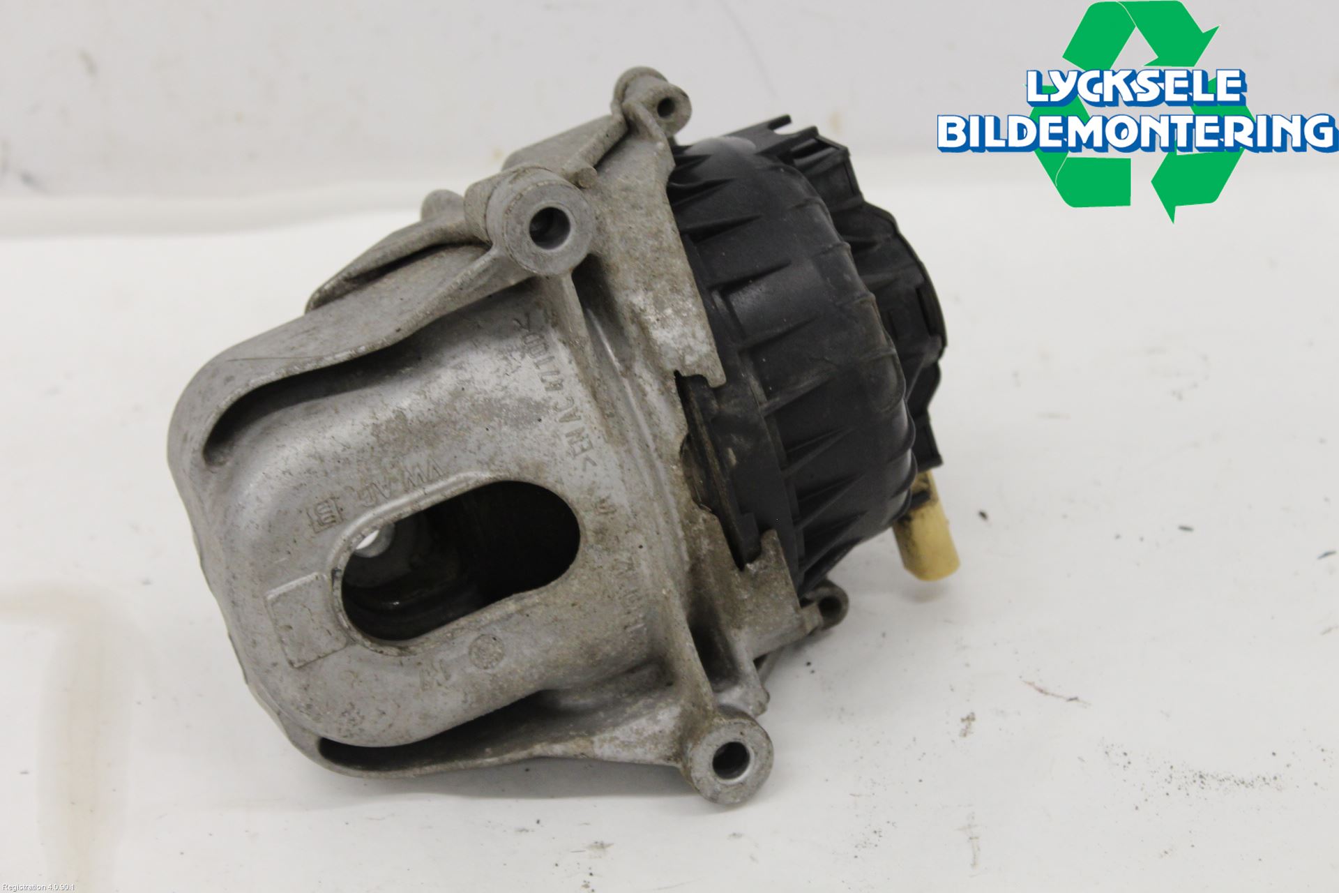 Volkswagen VW TOUAREG CR 18- Motorfäste