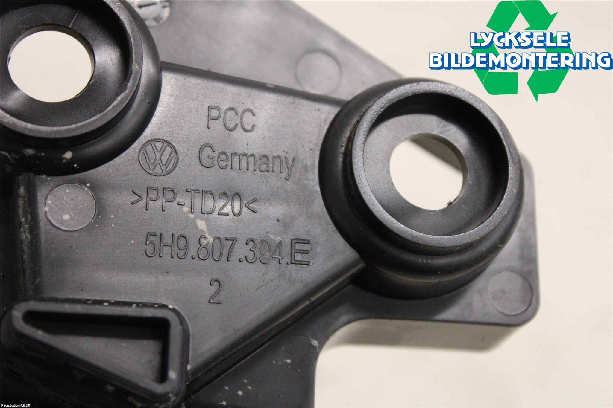 Volkswagen VW GOLF / E-GOLF VIII 20- Stötfångarfäste Bak Hö