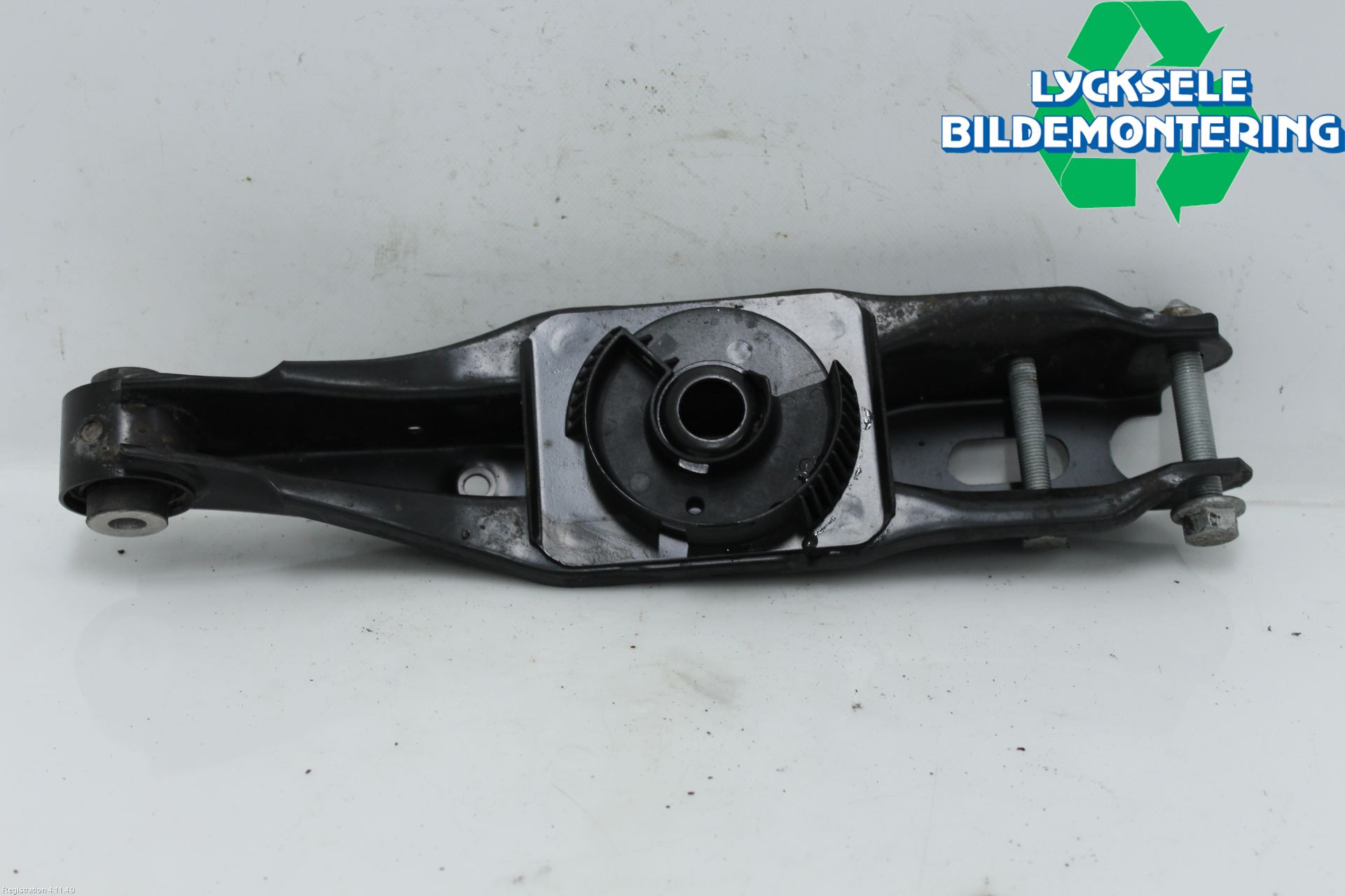 Volkswagen VW ID.7/TOURER 24- Bärarm Bak Höger