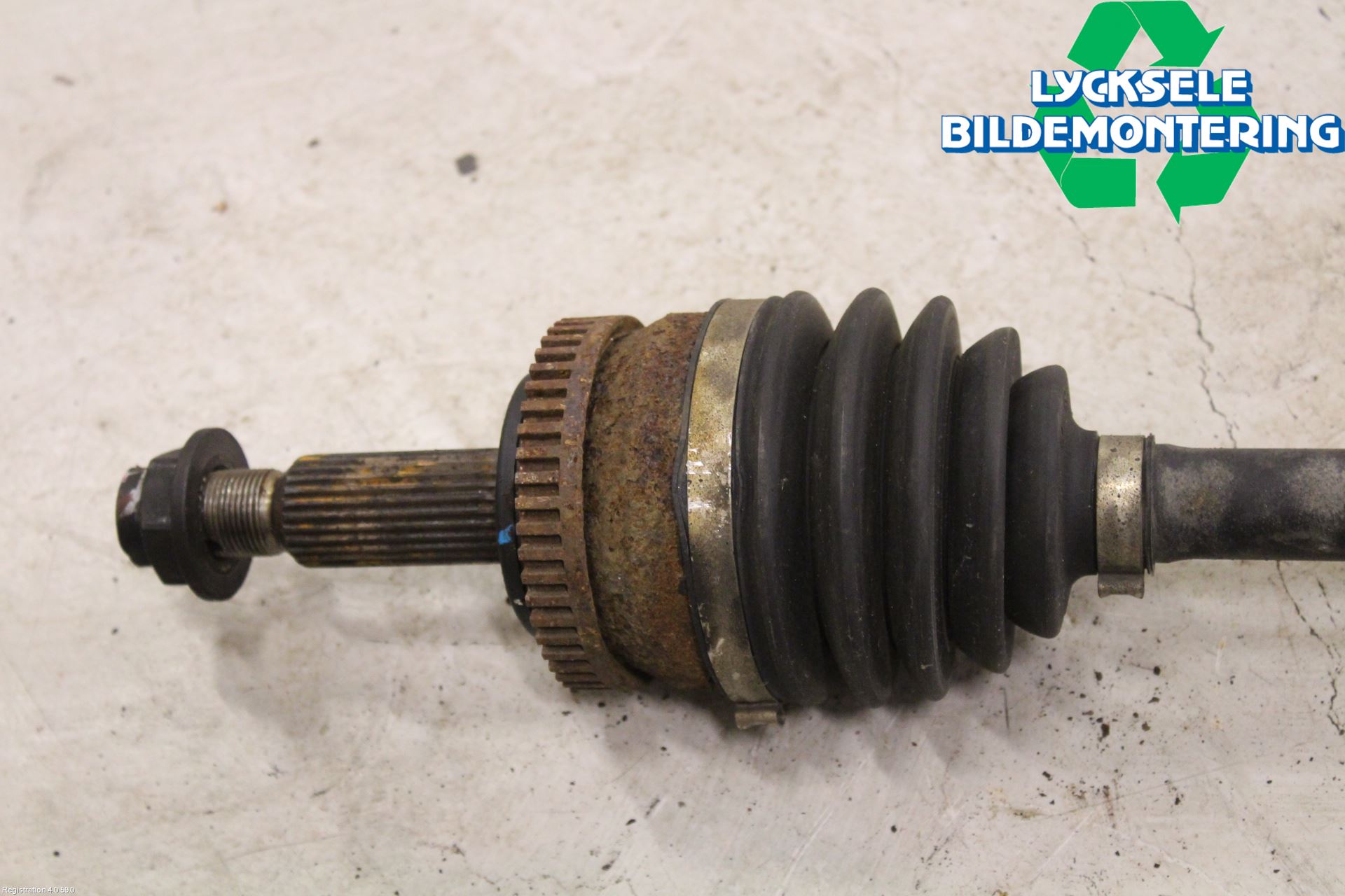Hyundai i40 08-15 Drivaxel Fram Vänster