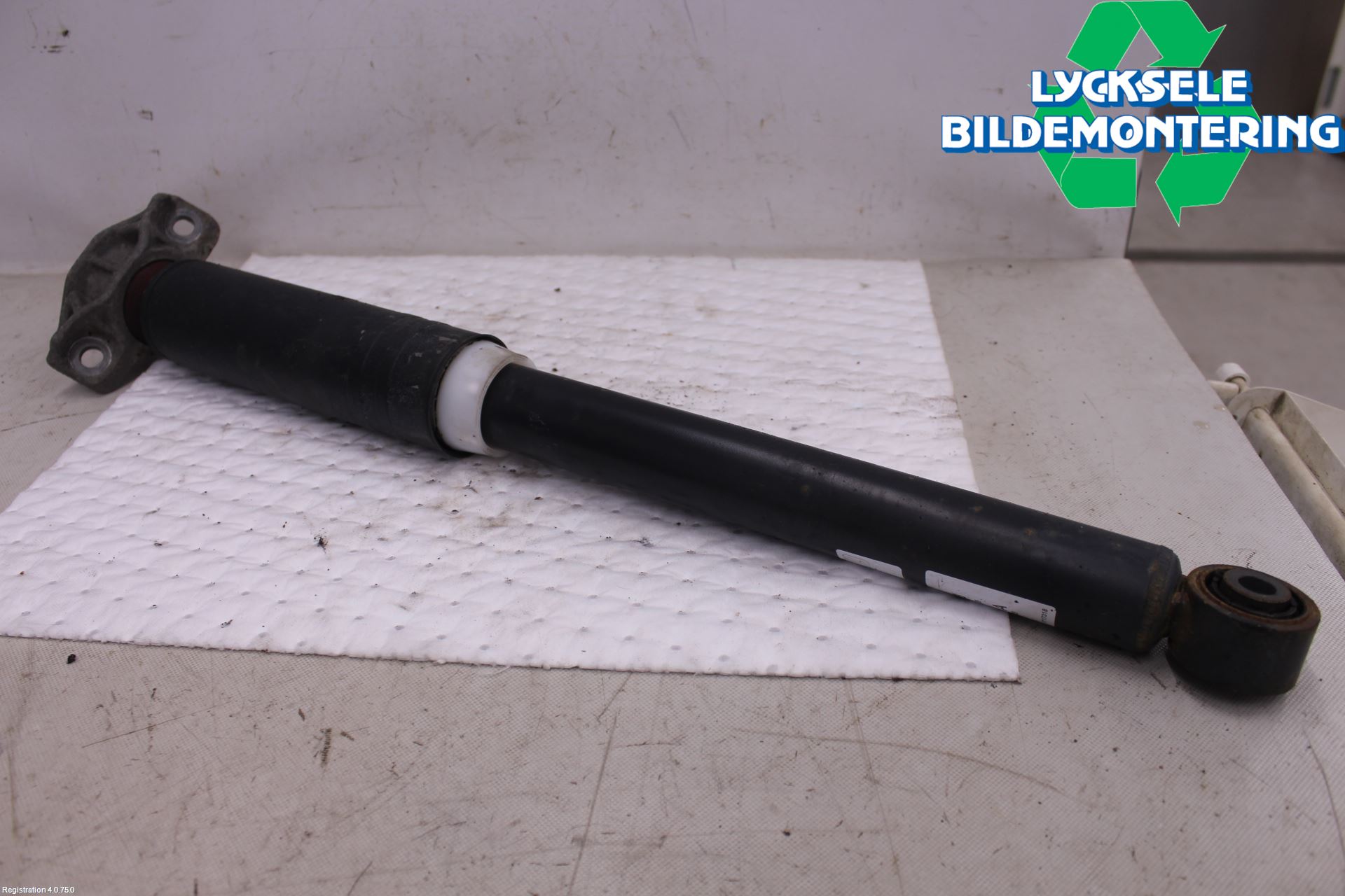 Opel ASTRA J 10-15 Stötdämpare Bak