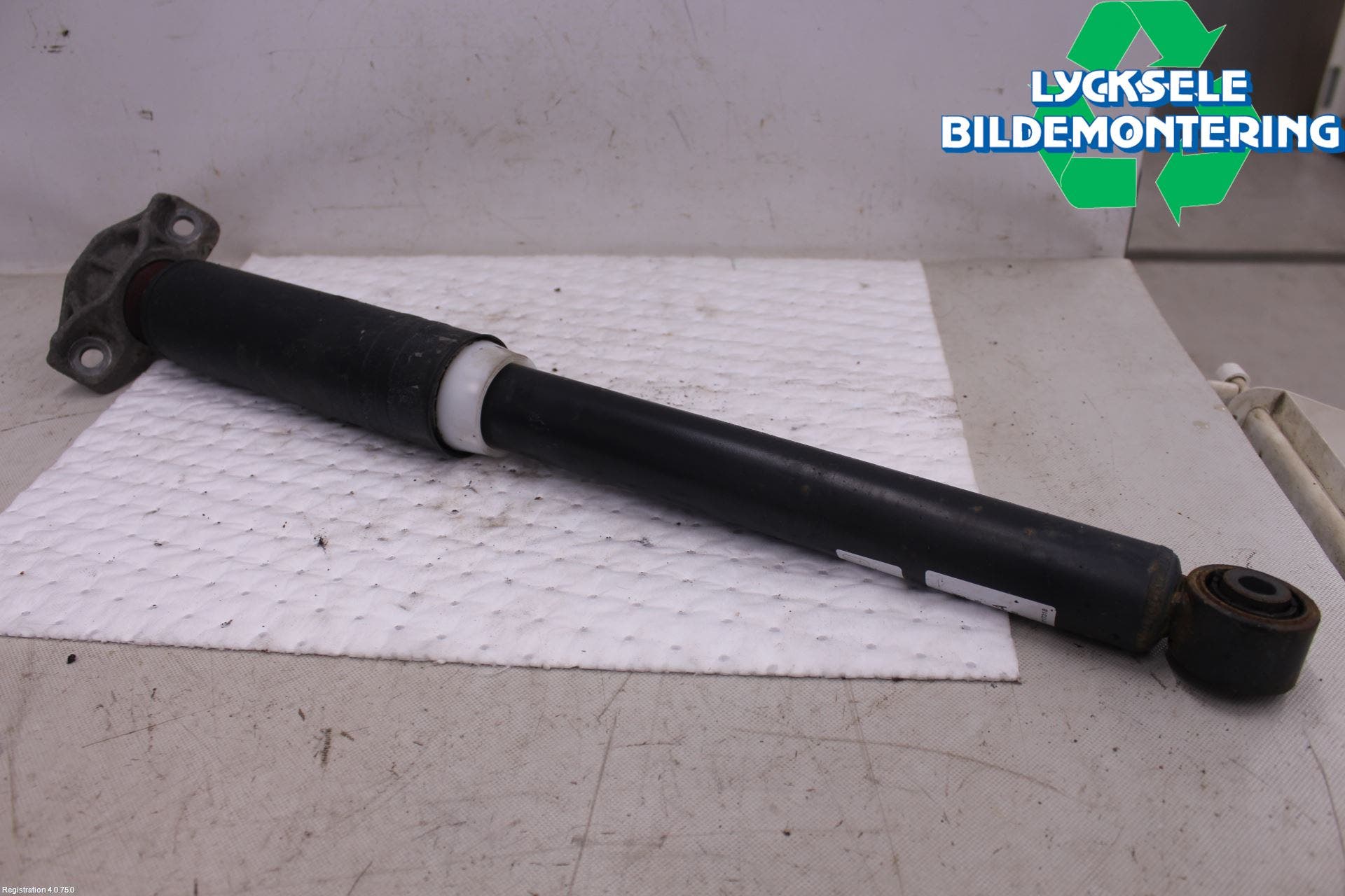 Opel ASTRA J 10-15 Stötdämpare Bak