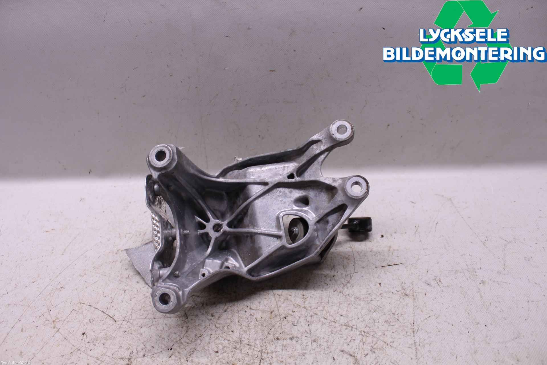 Audi Q8/SQ8 4M 19- Motorfäste