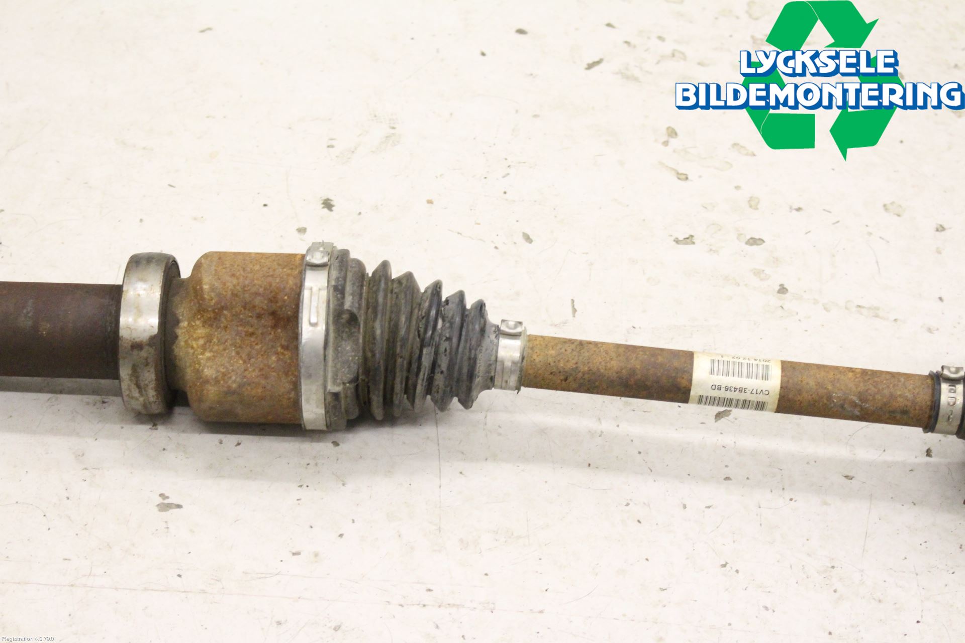 Ford FIESTA 13-17 Drivaxel Fram Höger