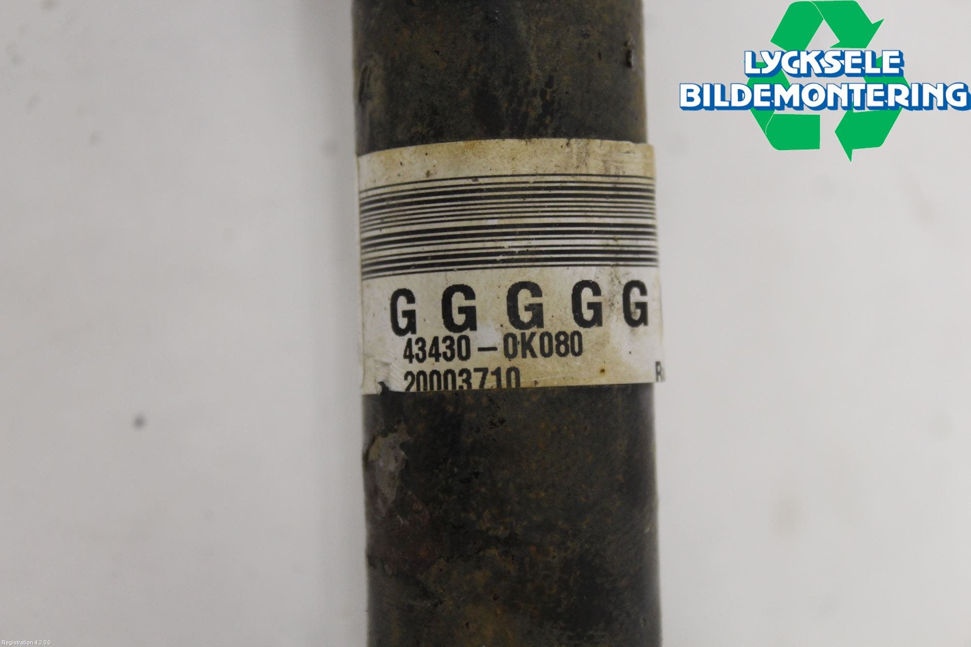 Toyota HILUX 16- Drivaxel Fram Höger