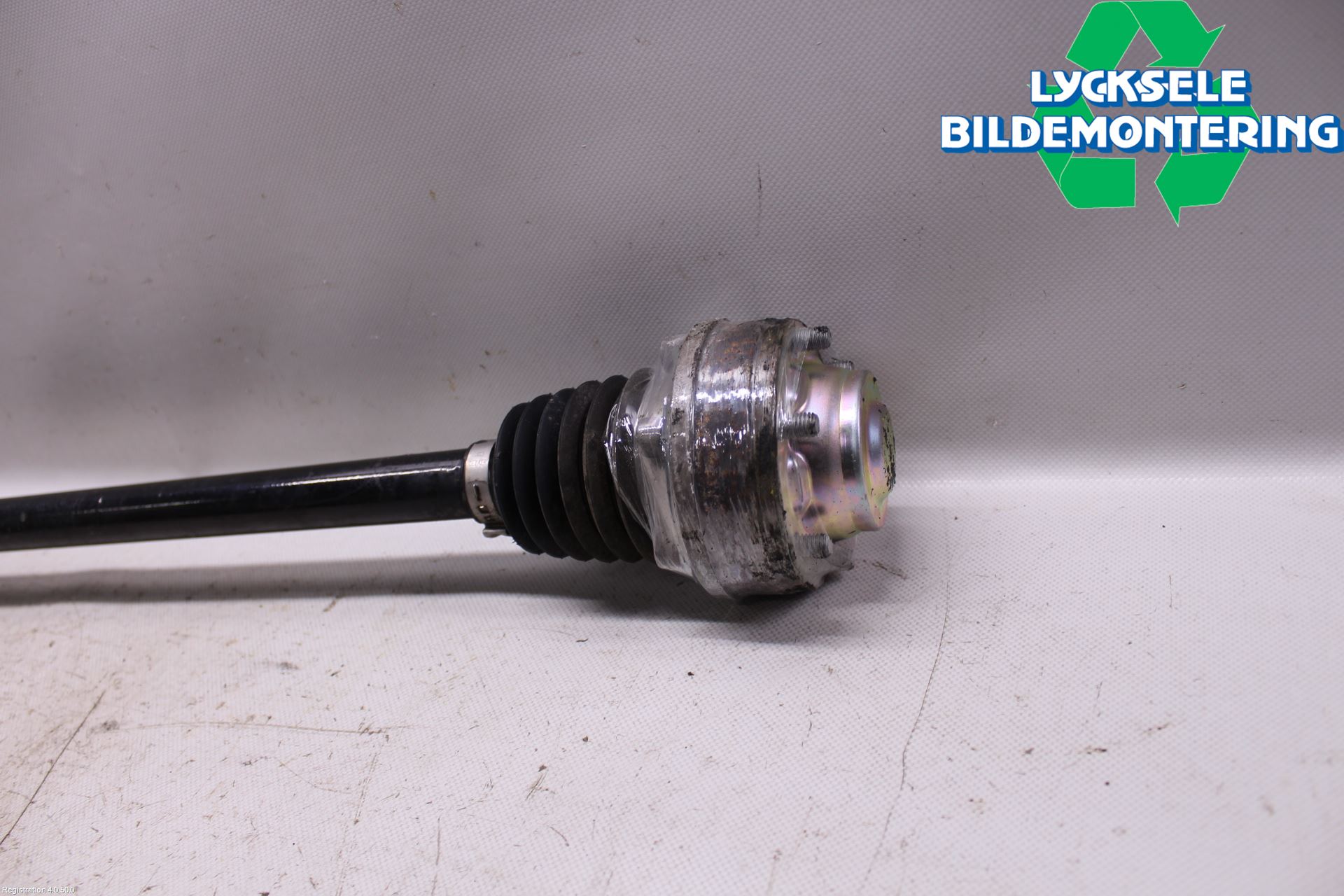 Skoda SUPERB 16-24 Drivaxel Bak Höger