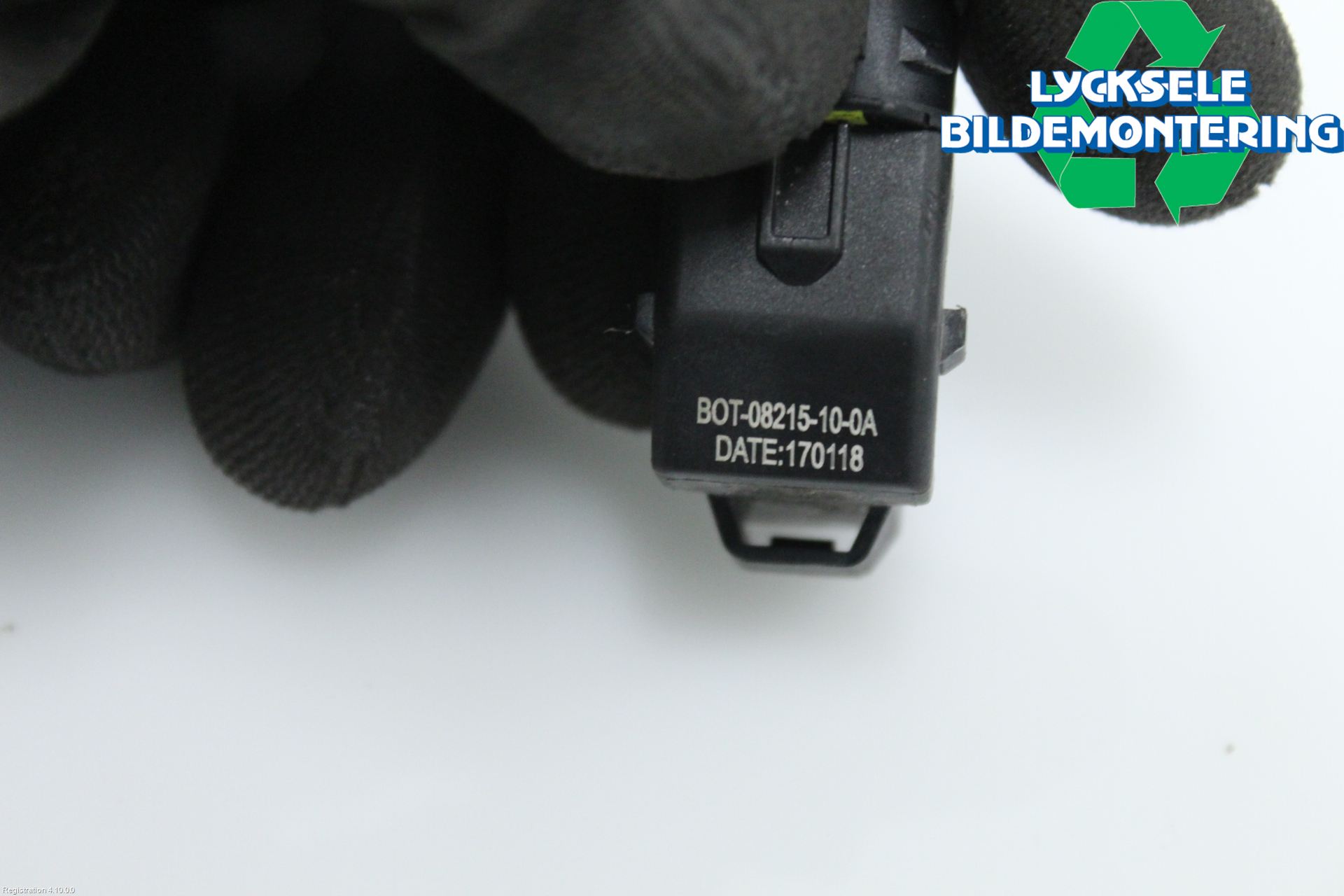 Suzuki VITARA 15- Parkeringshjälp Frontsensor