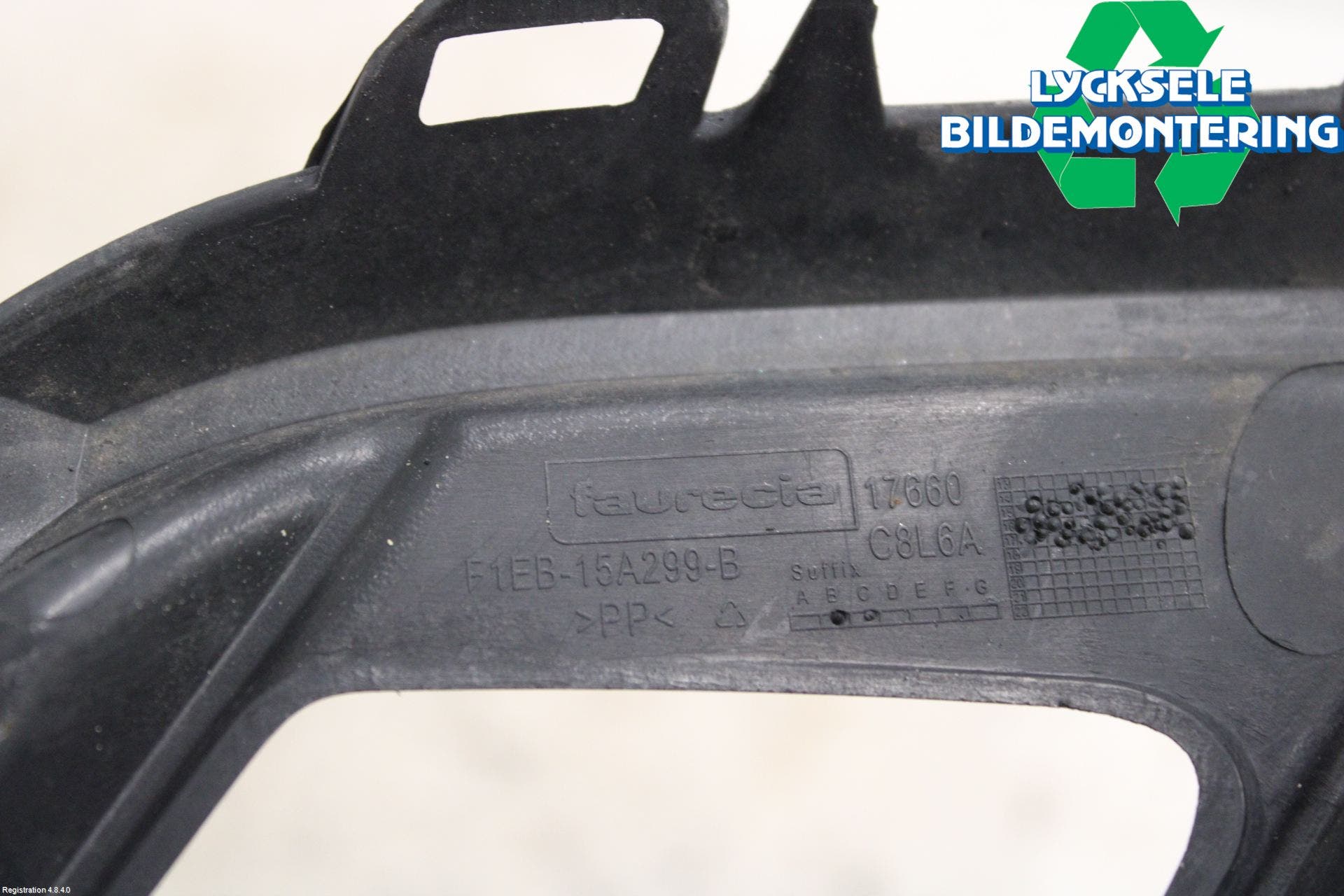 Ford FOCUS 15-18 Dimljussarg Fram