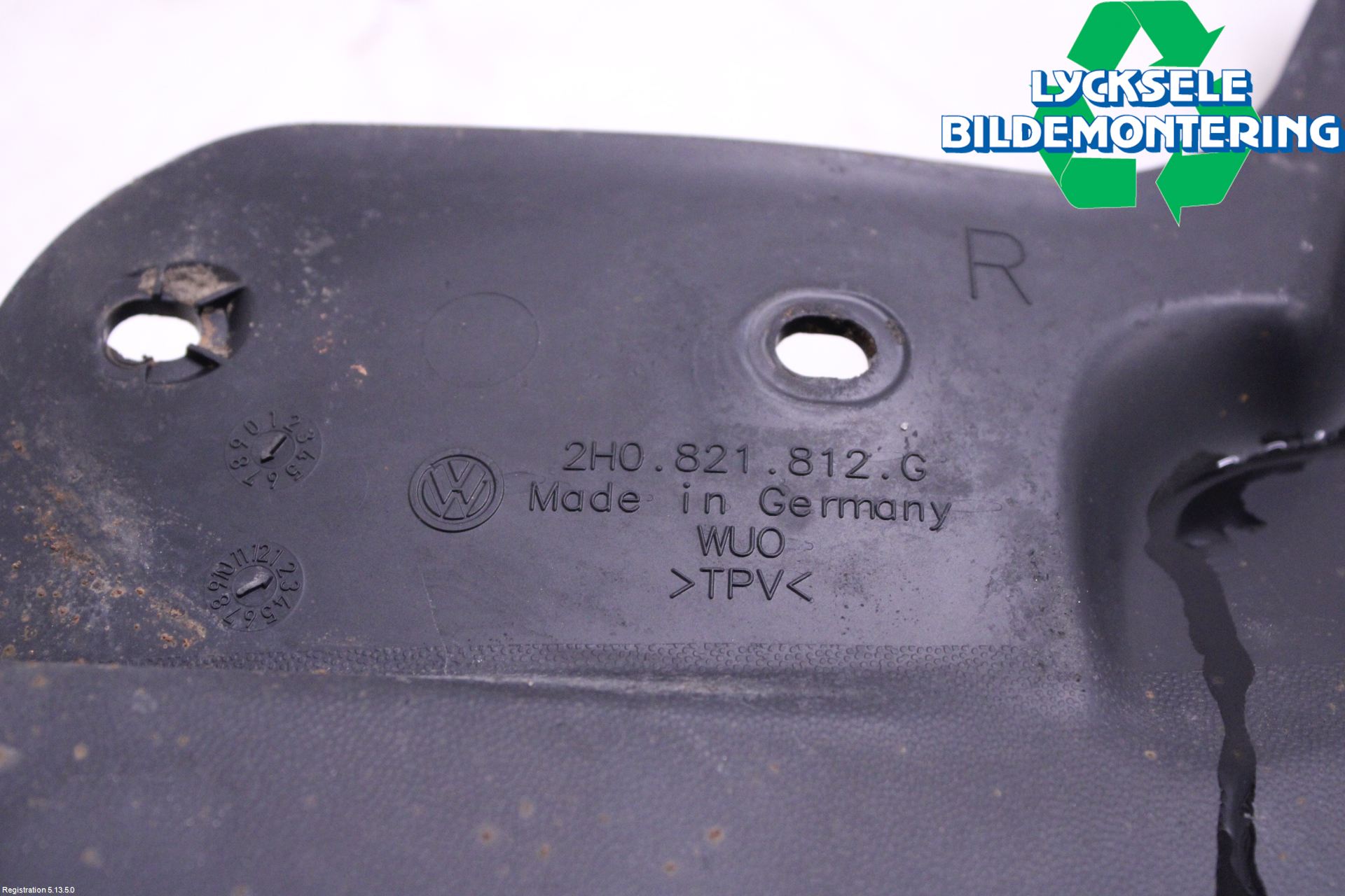 Volkswagen VW AMAROK 2H 10-22 Stänkskydd