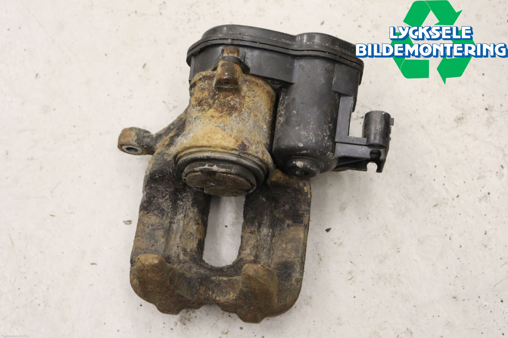 BMW 5 F10/F11/F18 09-17 Bromsok Bak Vänster