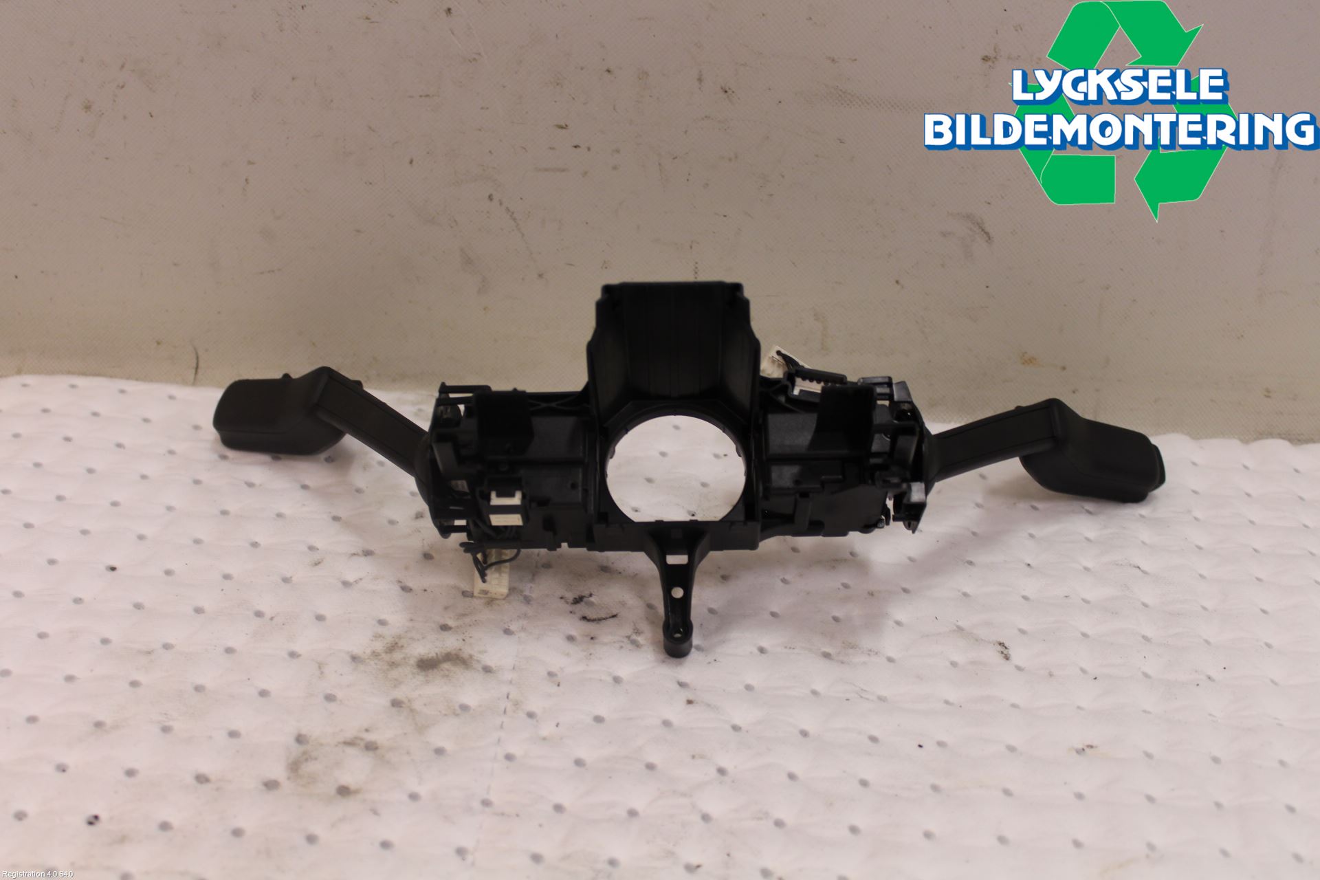 Volkswagen VW PASSAT 15-19 Spakcentral