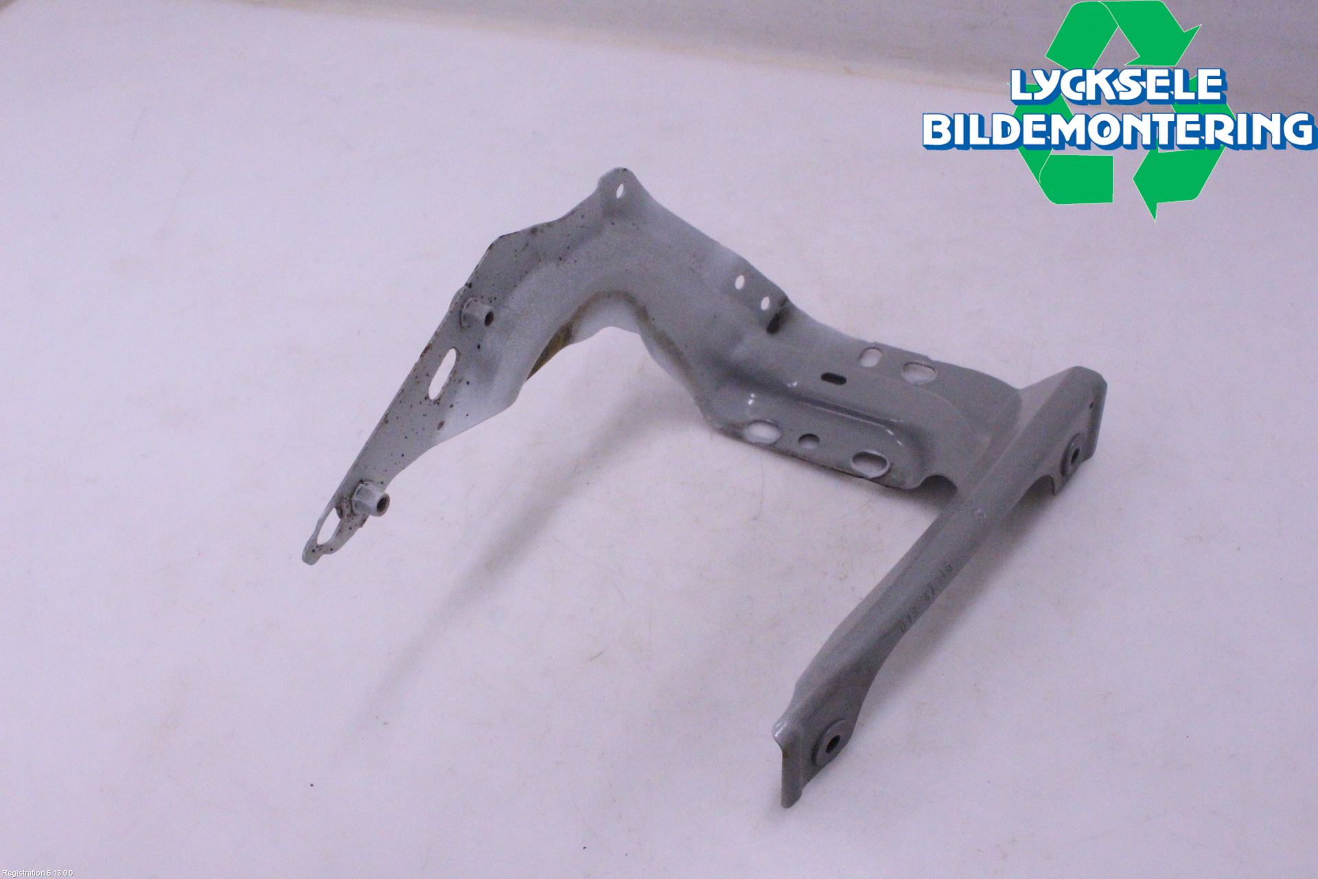 Volkswagen VW TIGUAN 16-24 Skärmfäste Fram Hö
