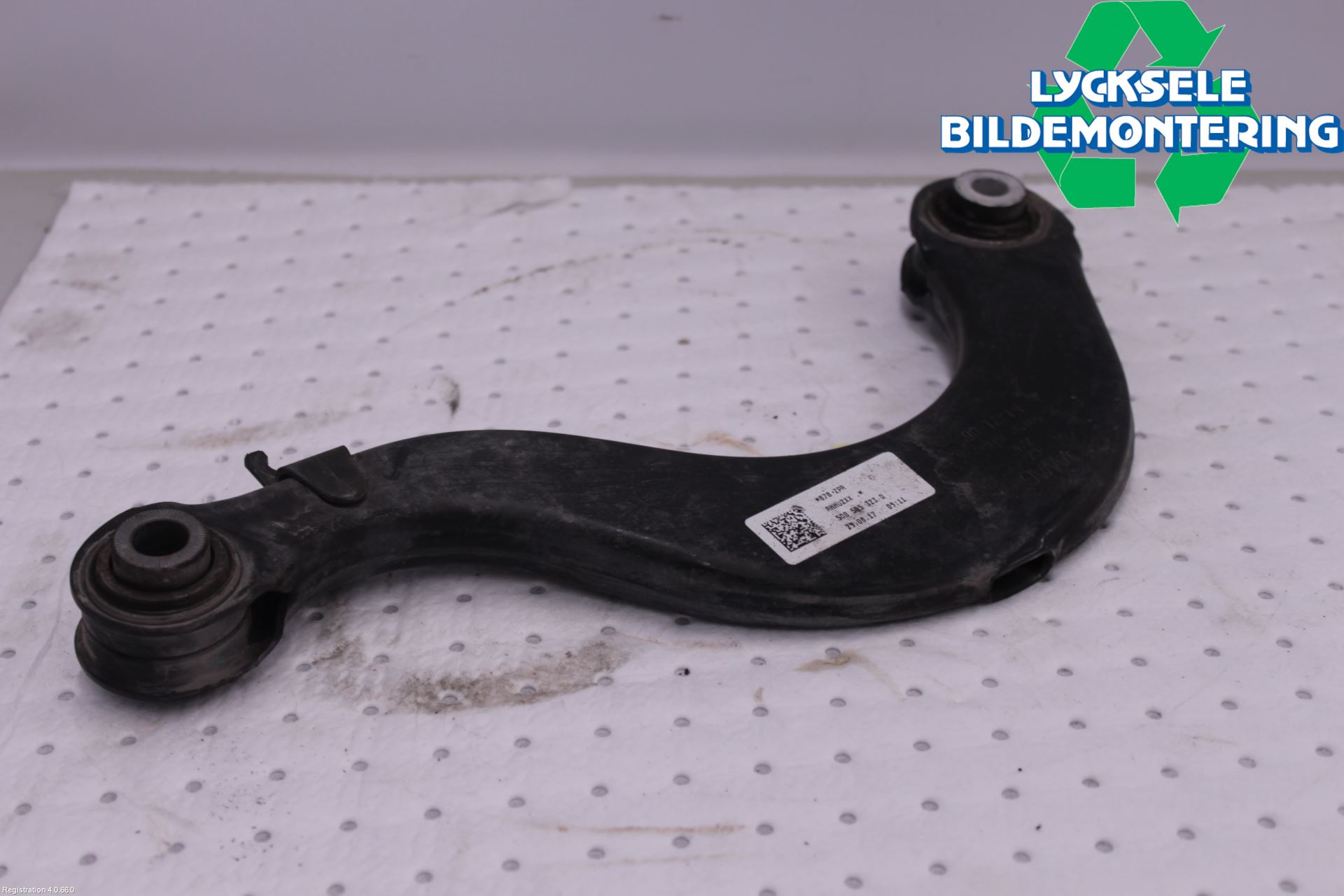 Skoda SUPERB 16-24 Bärarm Bak Övre Vänster