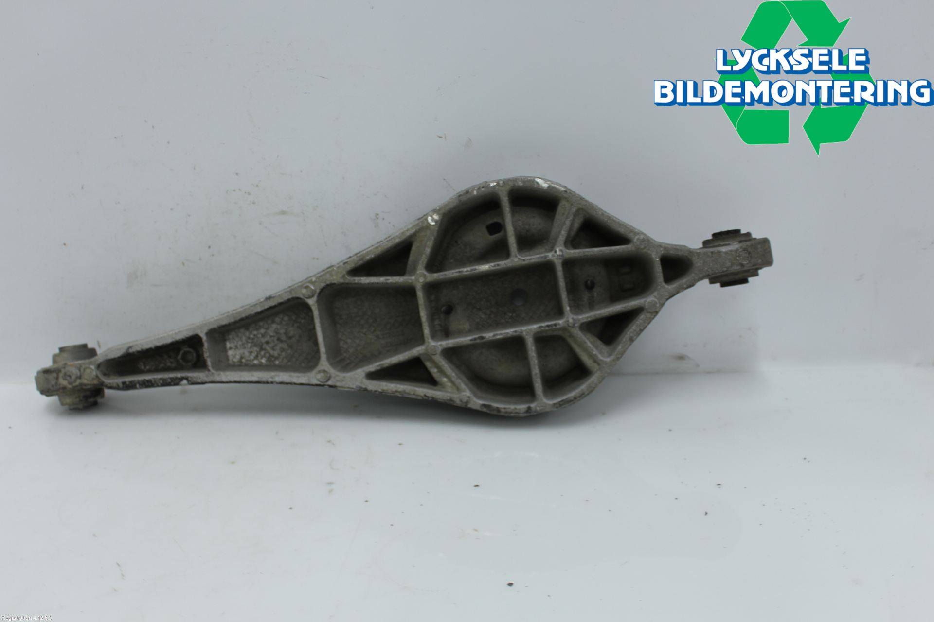 Volvo XC70 08-13 Bärarm Bak Vänster