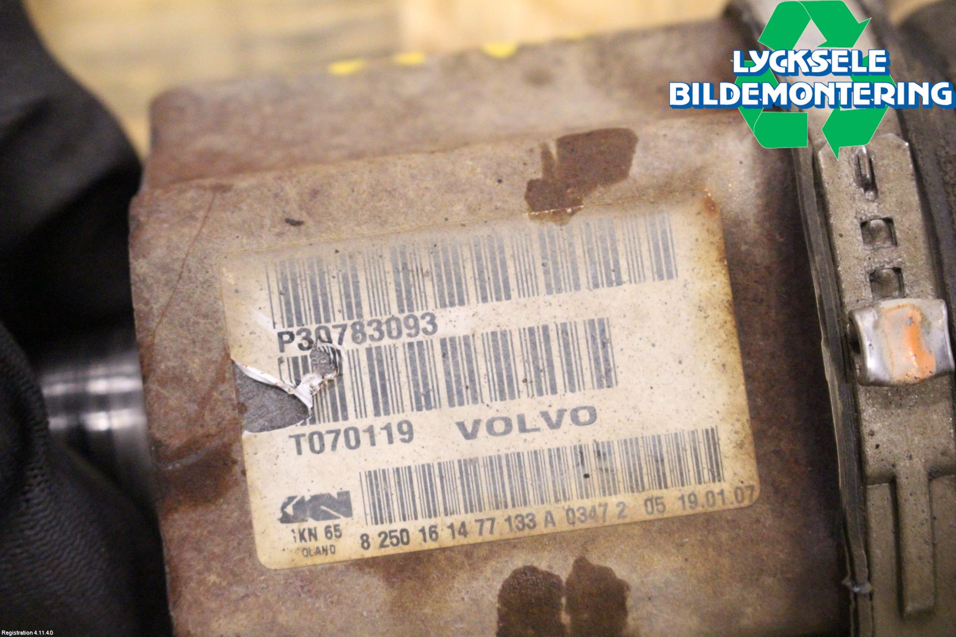 Volvo XC70 05-07 Drivaxel Fram Vänster