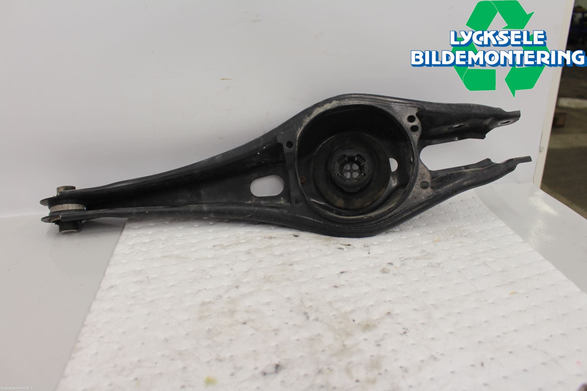 Volkswagen VW ARTEON 17- Bärarm Bak Höger