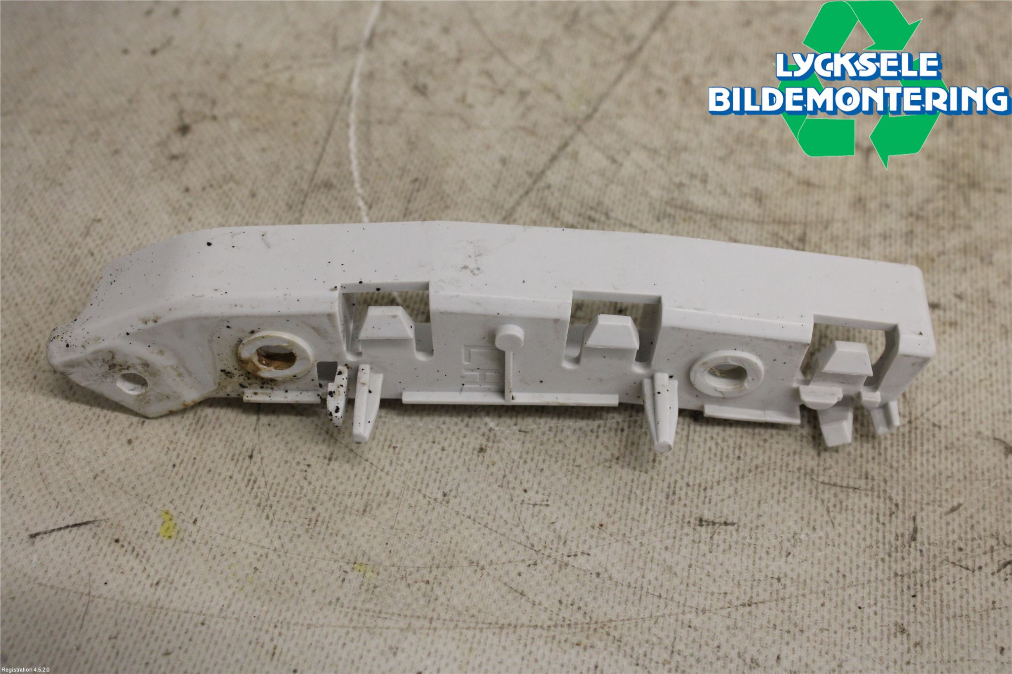 Ford FOCUS 15-18 Stötfångarfäste Fram Vä