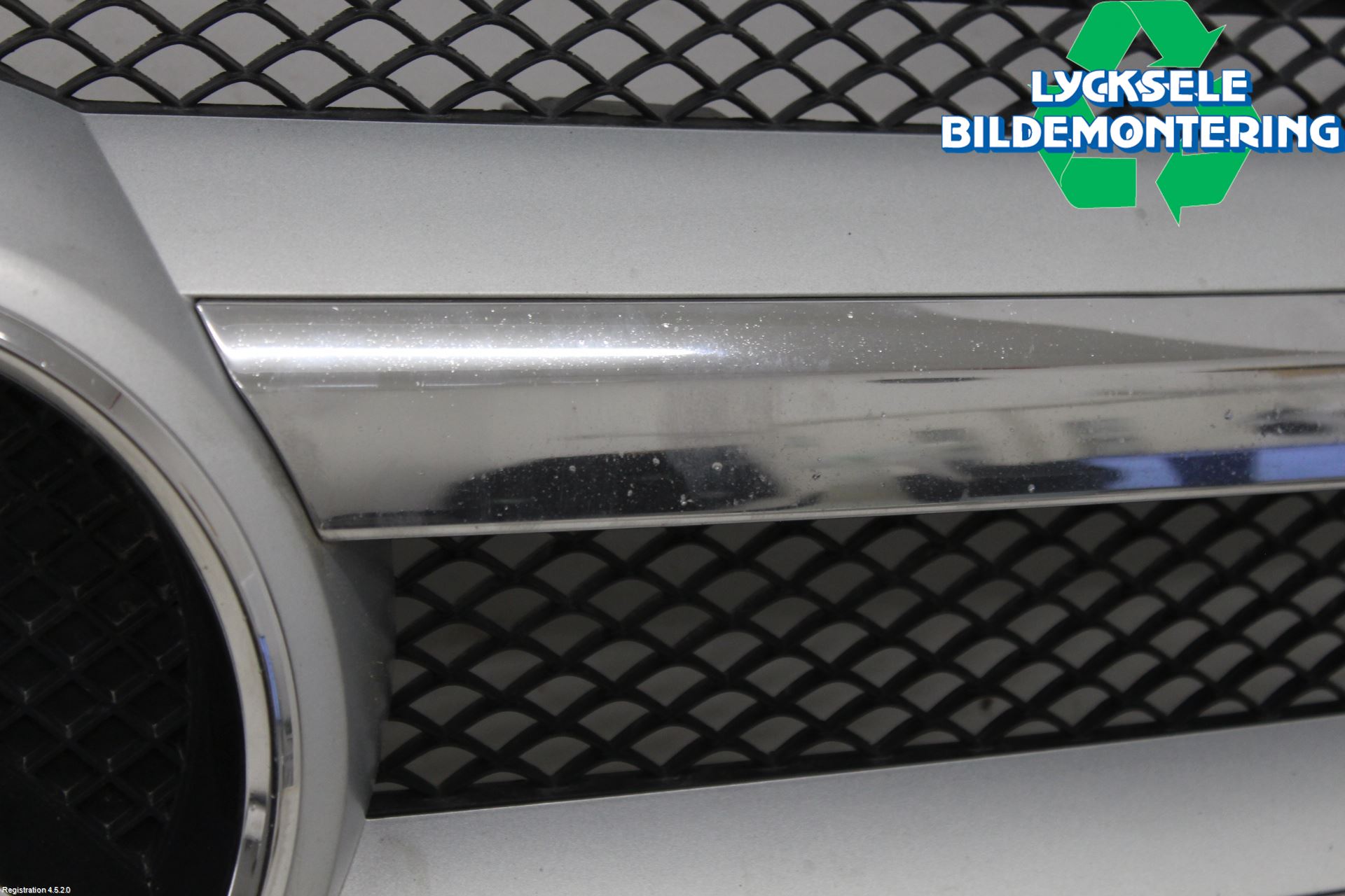 Mercedes-Benz MB GL/GLS-KLASS (X166) 12-19 Grilldel Mitt