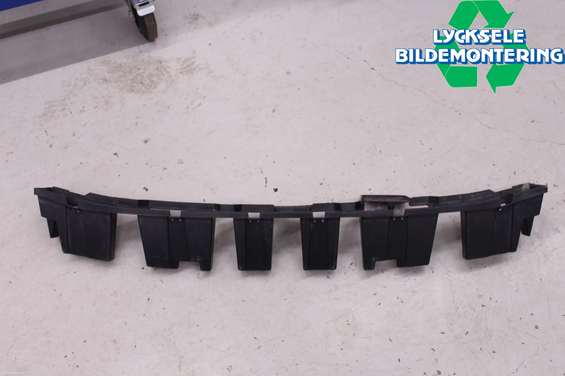 Ford KUGA 17-19 Stötfångare Deformelement Bak