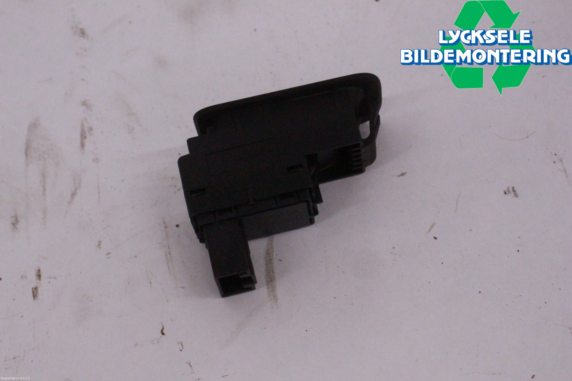 Volkswagen VW PASSAT 20-24 Strömställare Dragkrok