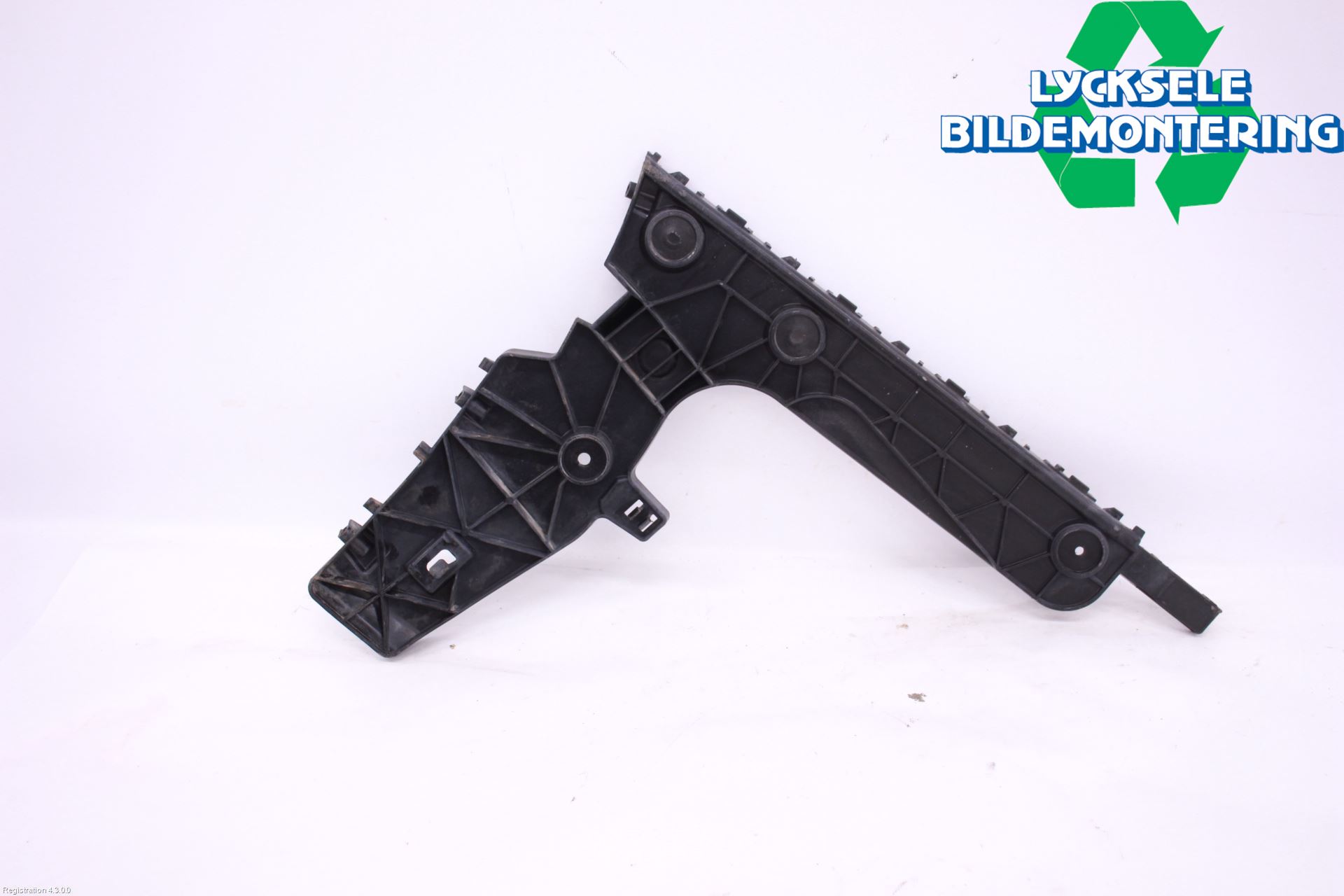 Audi A6 F2/C8 19- Stötfångarfäste Bak Hö