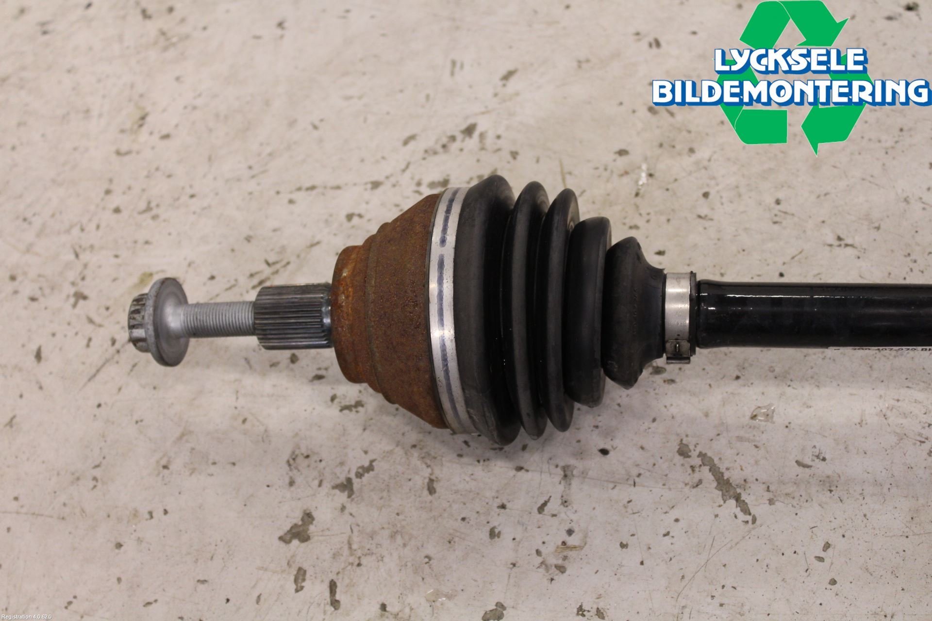 Volkswagen VW TIGUAN 16-24 Drivaxel Fram Höger