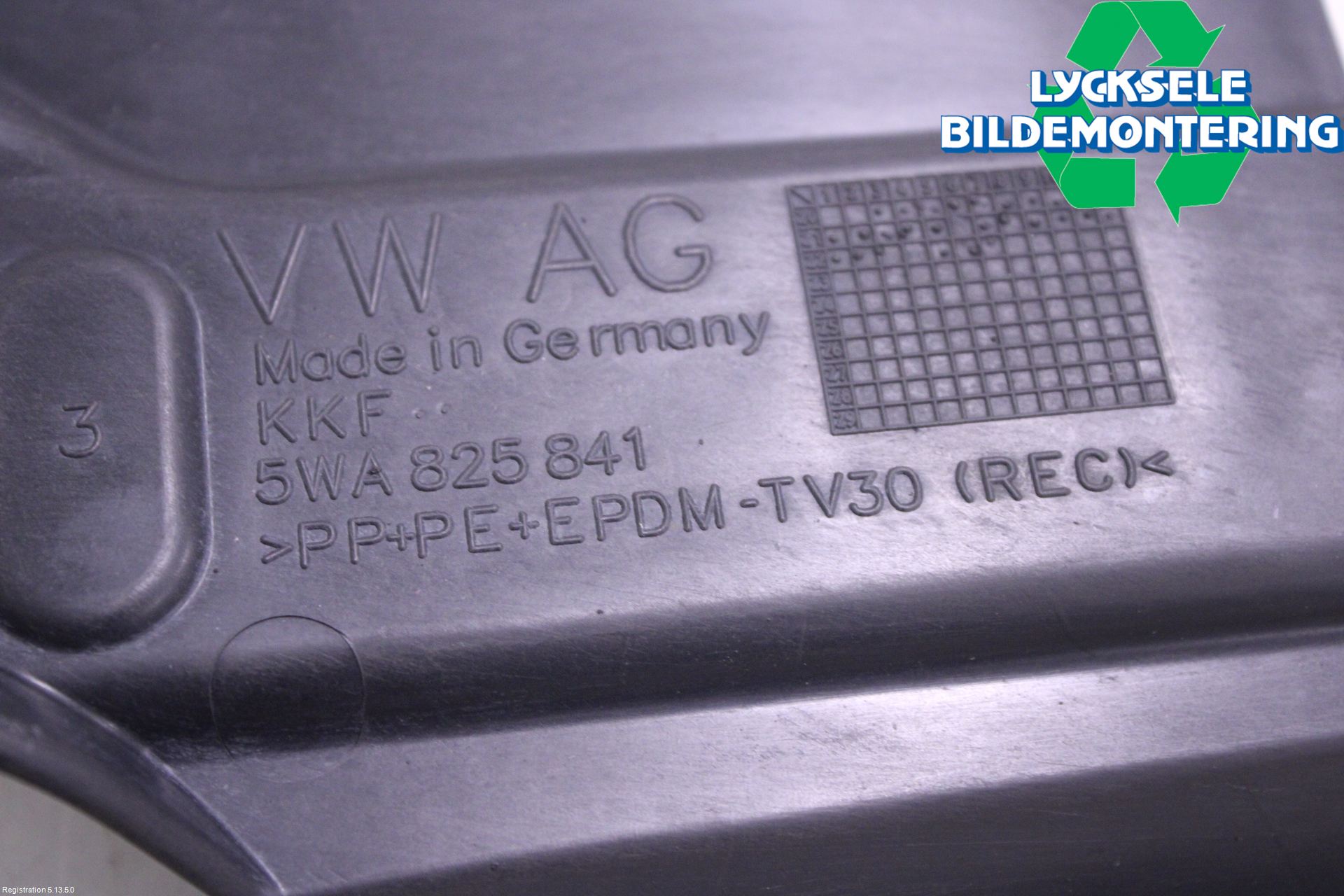 Volkswagen VW GOLF / E-GOLF VIII 20- Hasplåt Plåt-Plast