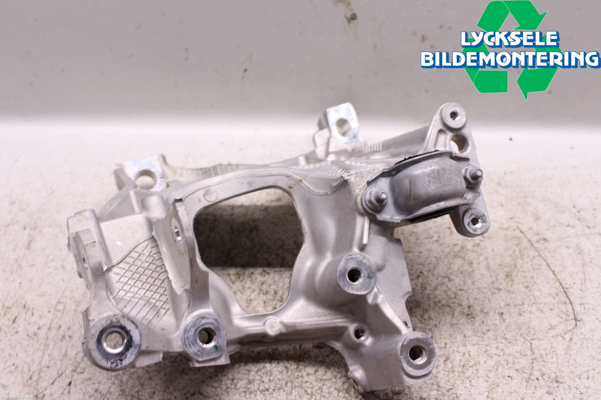 Audi A4/S4 B9 16-19 Framvagnsbalk