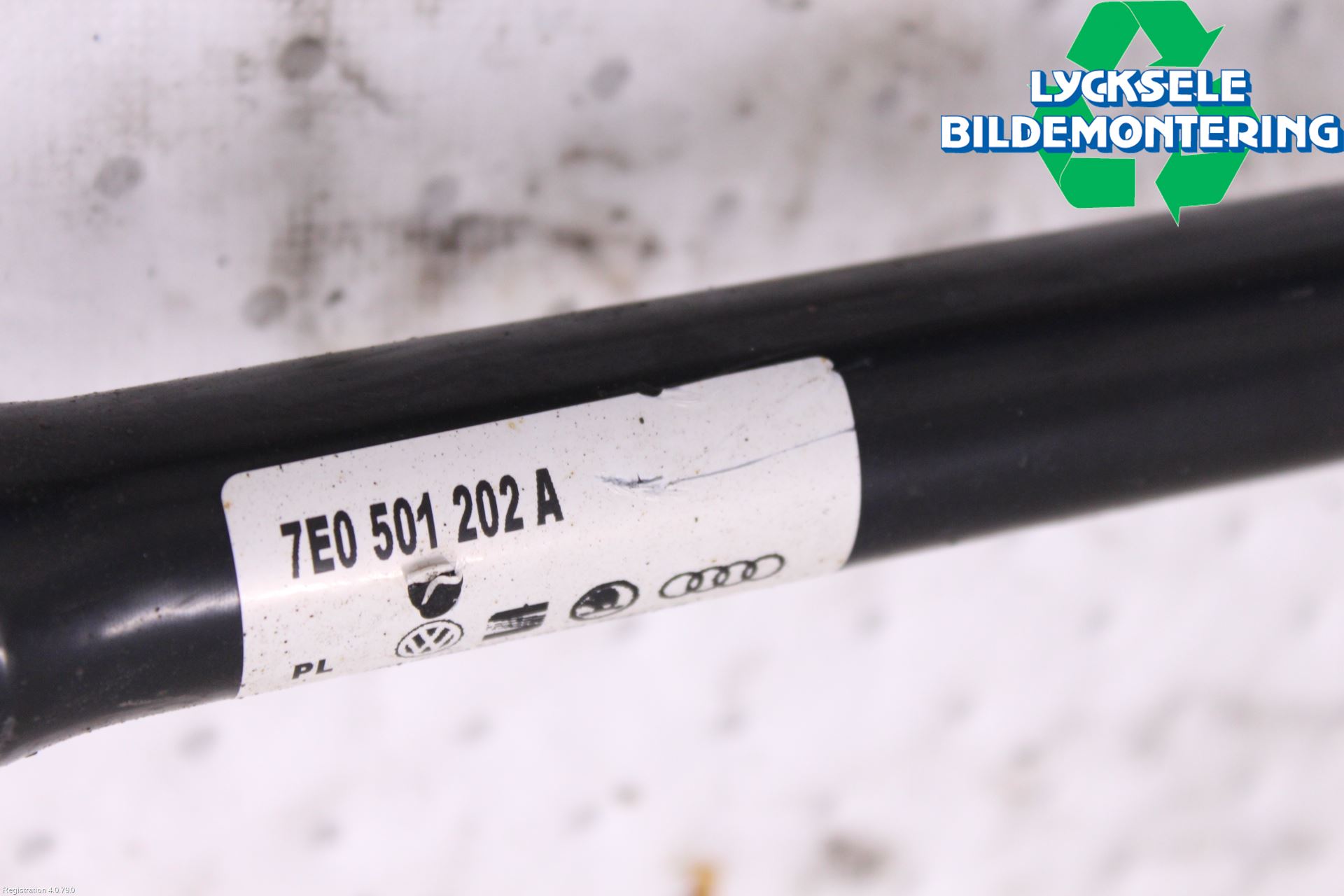 Volkswagen VW TRANSP/CARAVELLE (T6) 16-22 Drivaxel Bak Höger