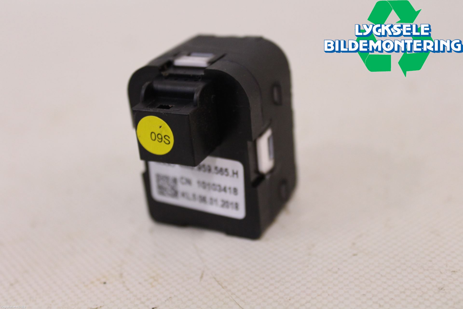 Audi A4/S4 B9 16-19 Strömställare Spegel