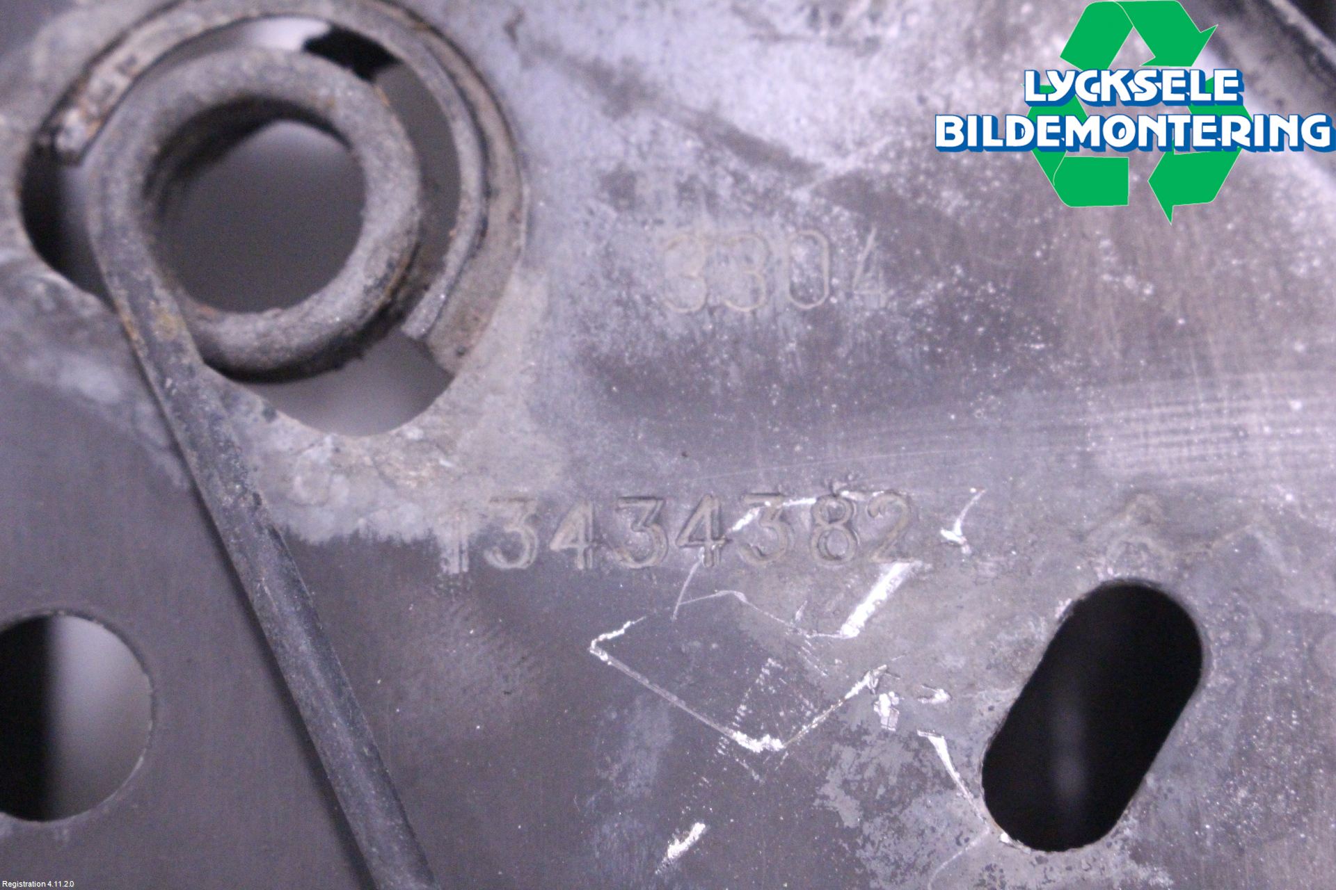 Opel CORSA E 15-19 Front Huvlåsplåt-Balk