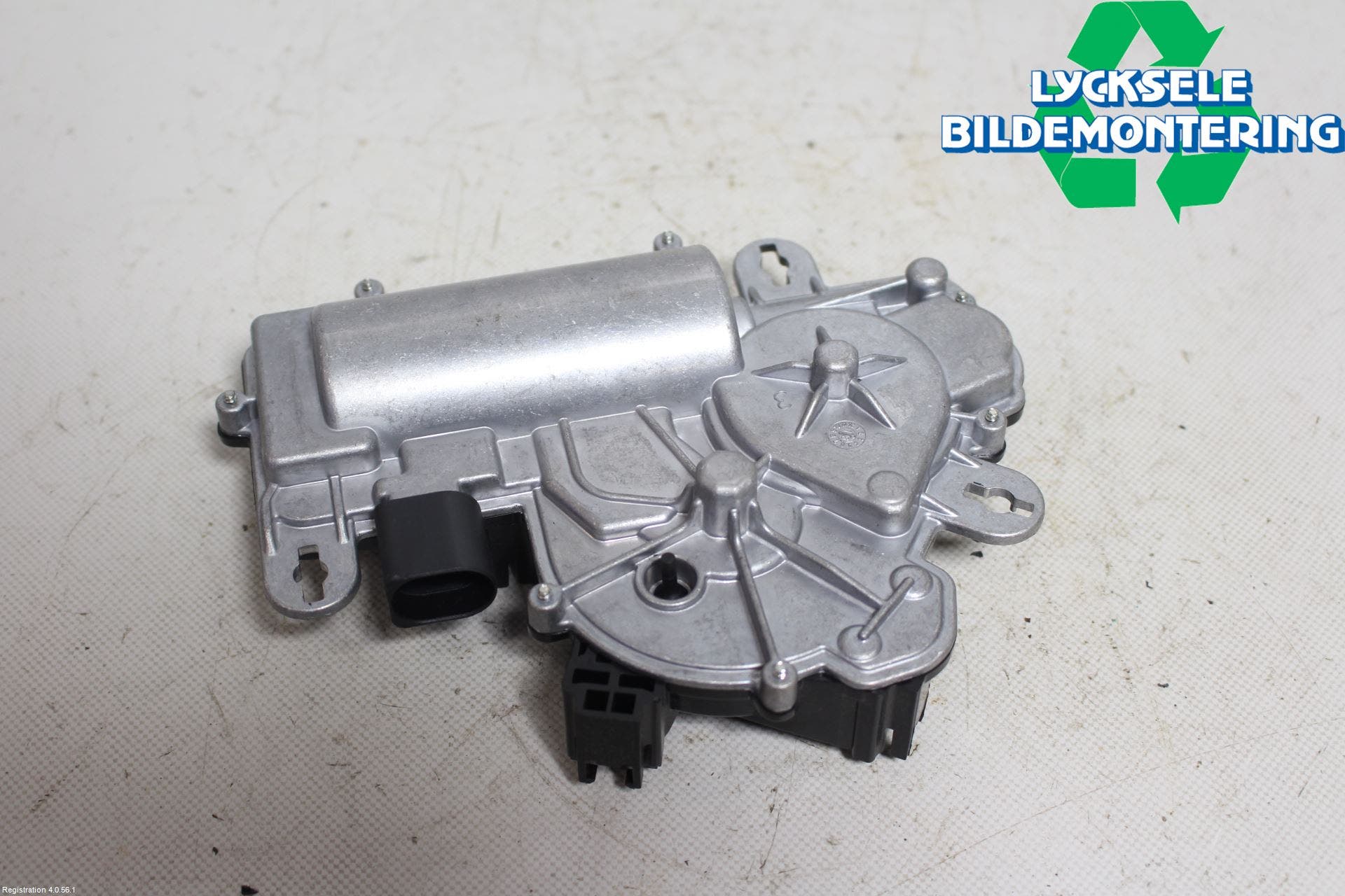 Audi A4/S4 B9 16-19 Låskista Baklucka