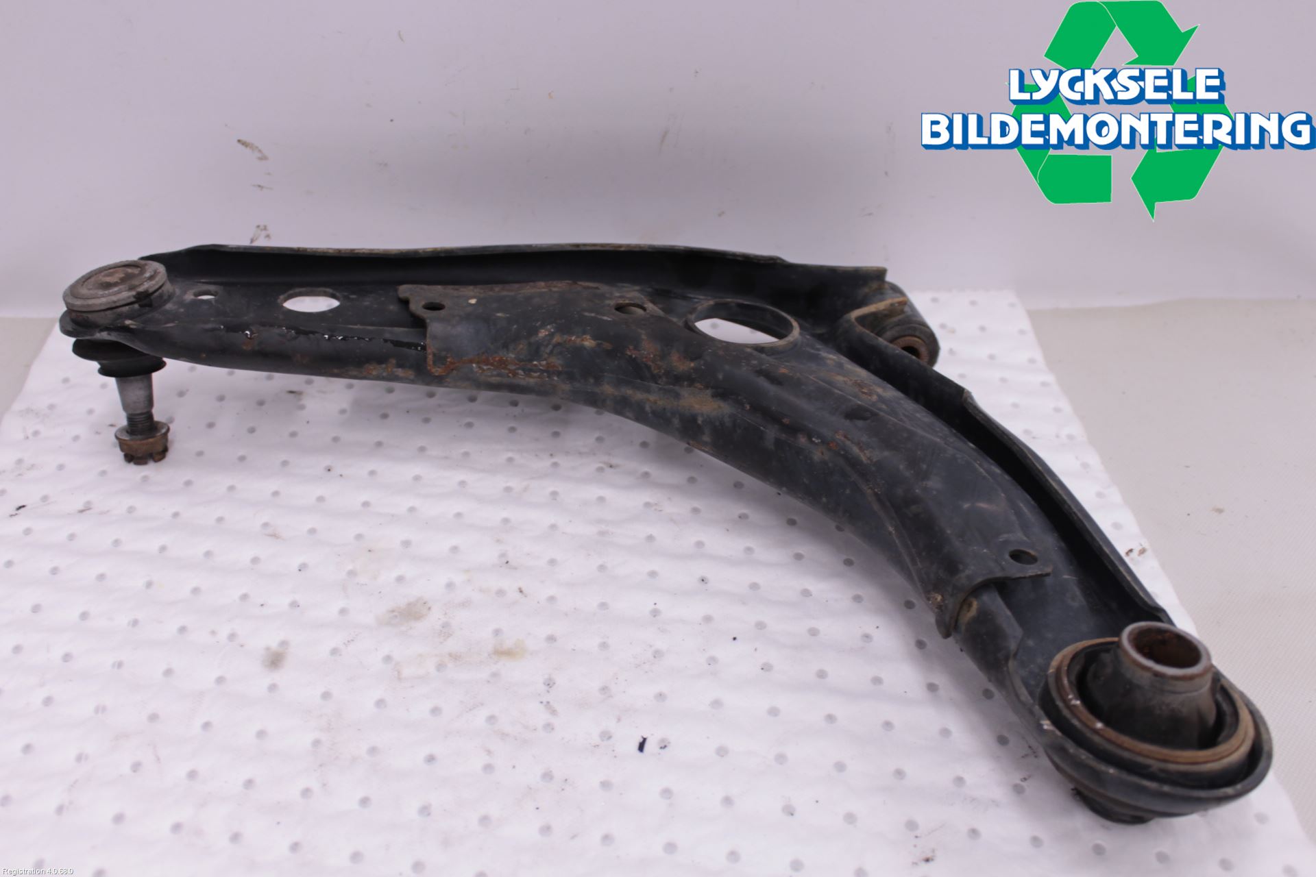 Toyota VERSO-S 11-16 Bärarm Fram Undre Hö