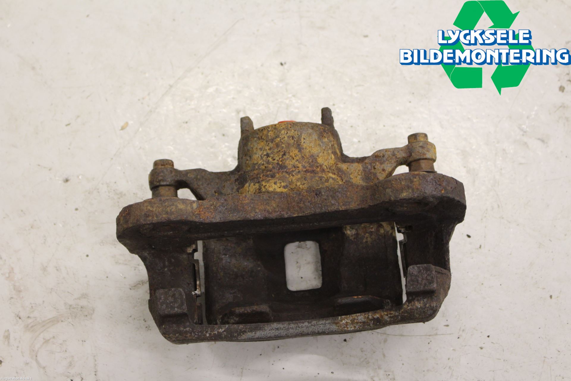 Mitsubishi L200 06-15 Bromsok Fram Vänster