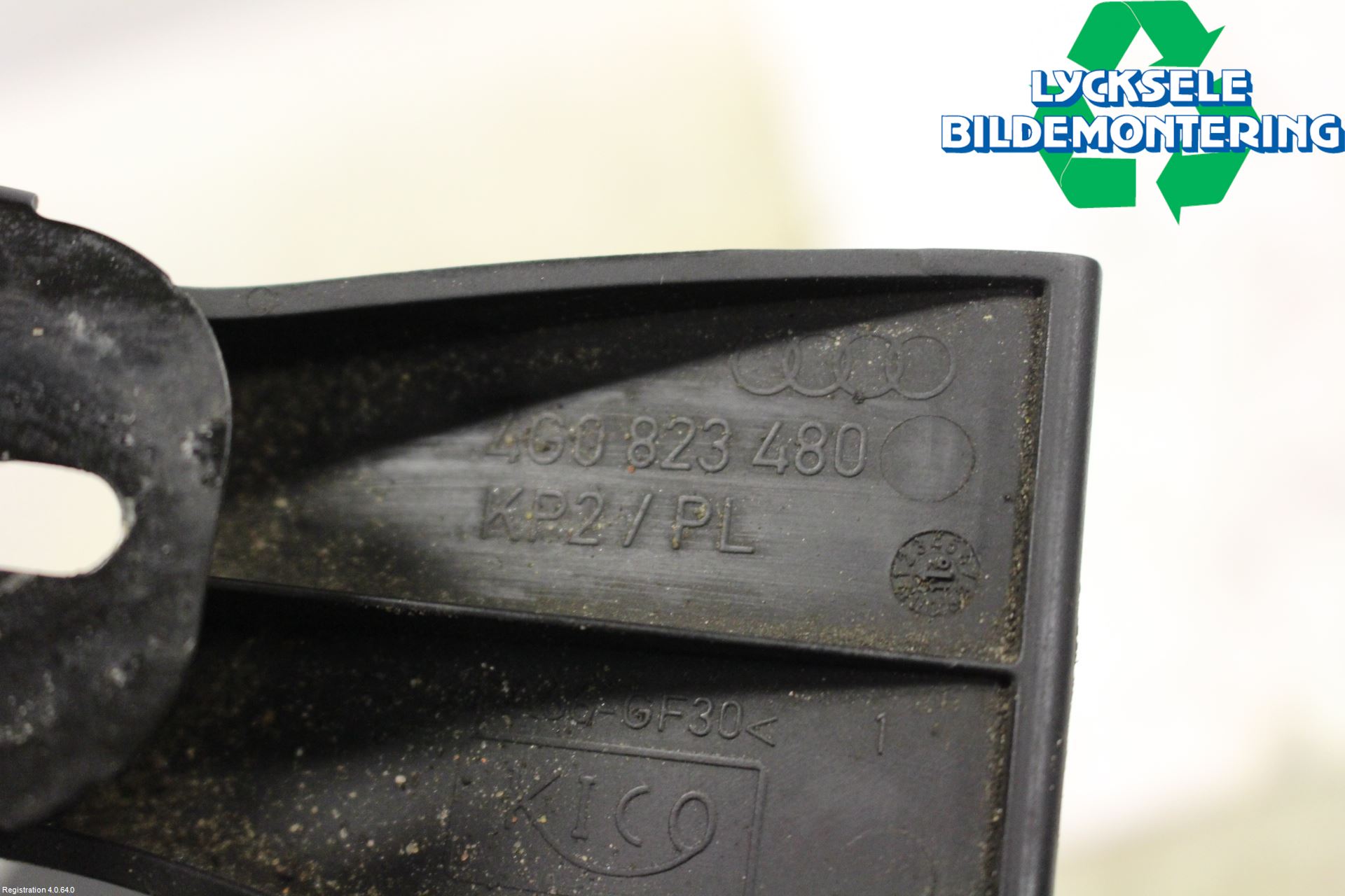 Audi A6 ALLROAD 12-18 Huv Spärr