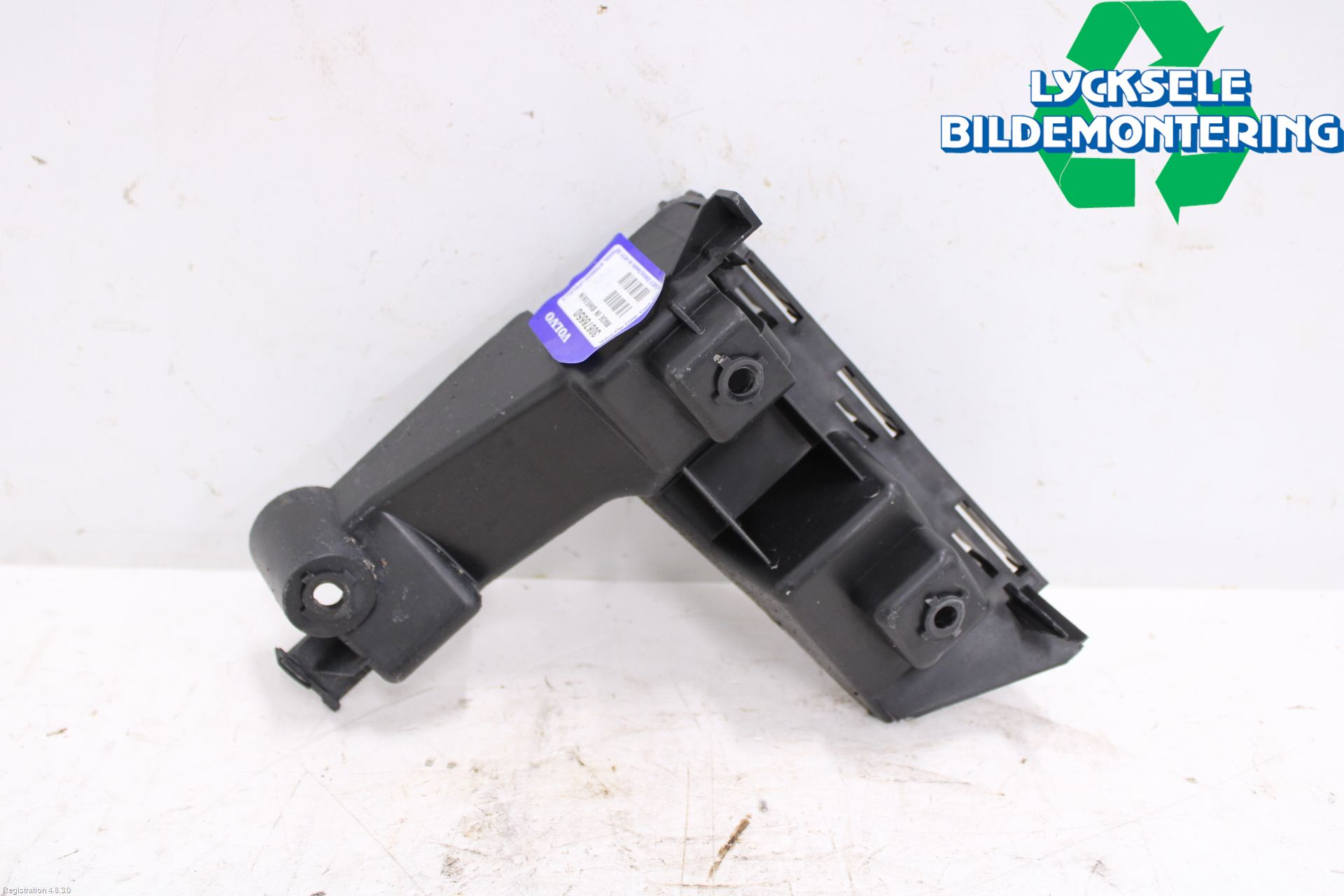 Volvo XC70 08-13 Stötfångarfäste Bak Vä