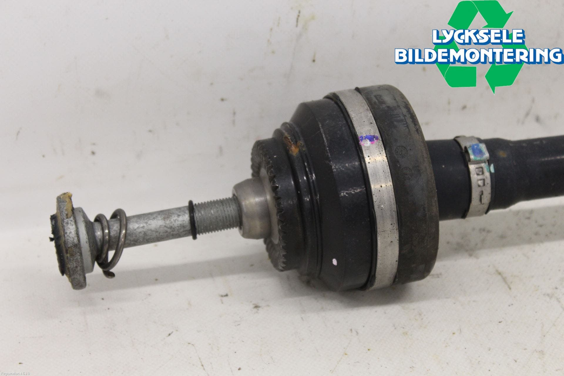 BMW X7 G07 19- Drivaxel Bak Höger