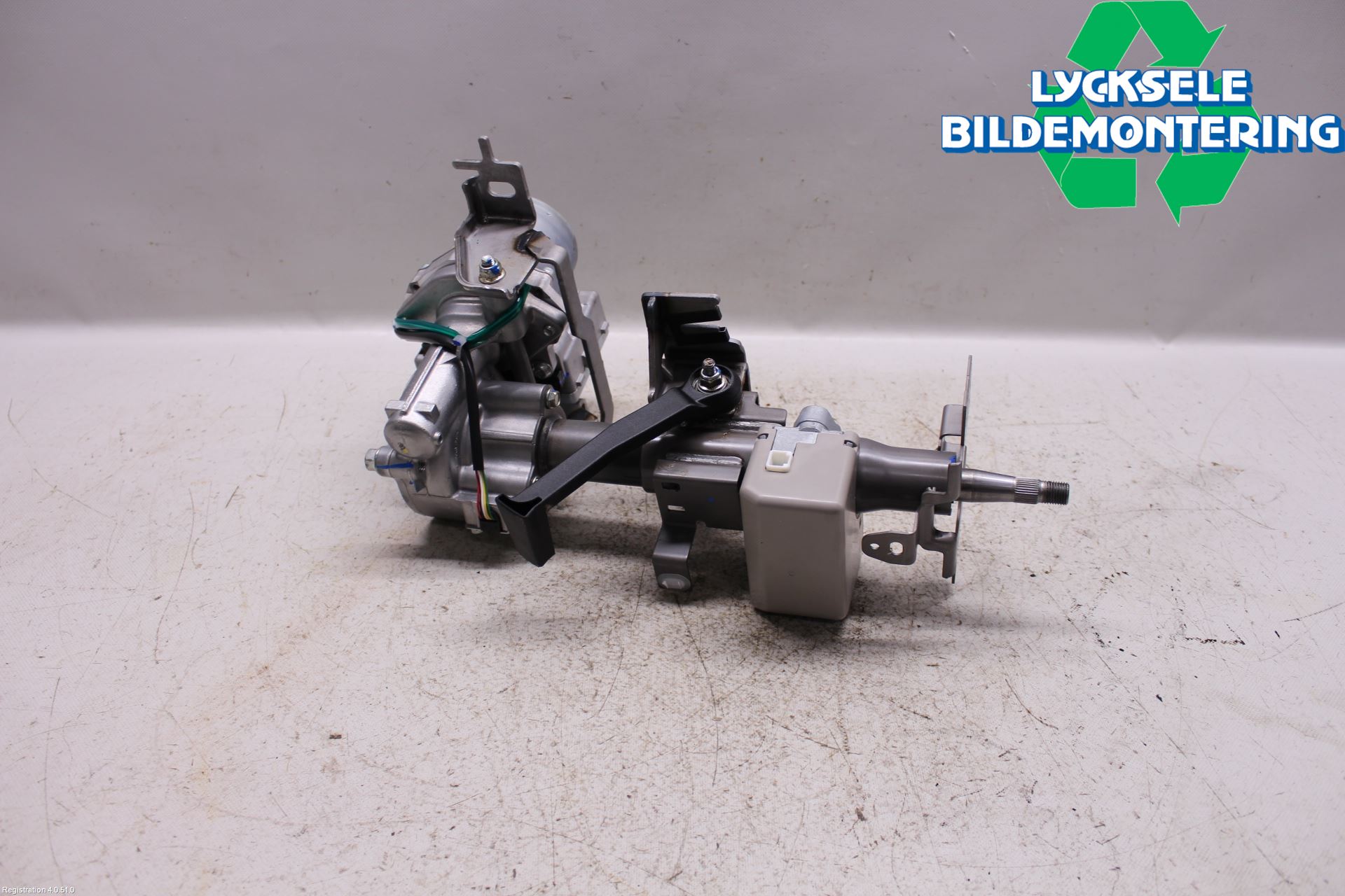 Nissan JUKE 14-19 Rattaxelagg Justerbart