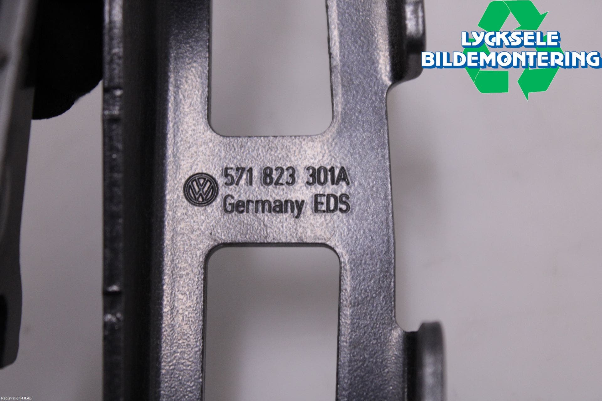 Alfa VW TIGUAN 24- Huvgångjärn