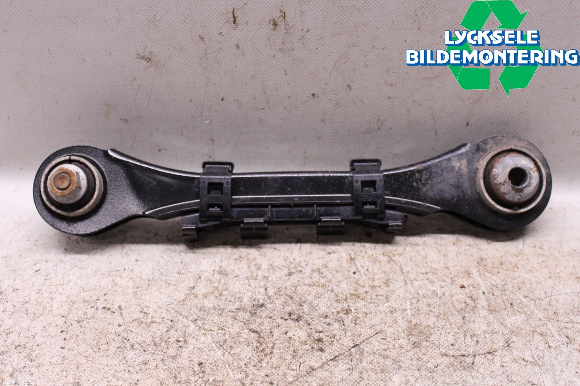 BMW 1 F20/F21 11-19 Bärarm Bak Höger