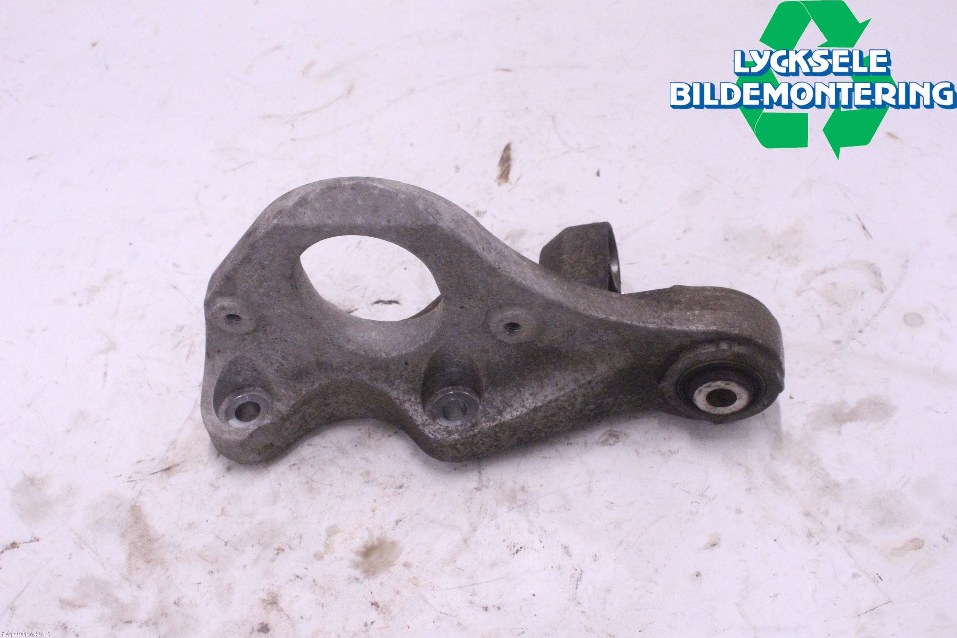 Volvo V90 17->> Mellanaxel Stödlager