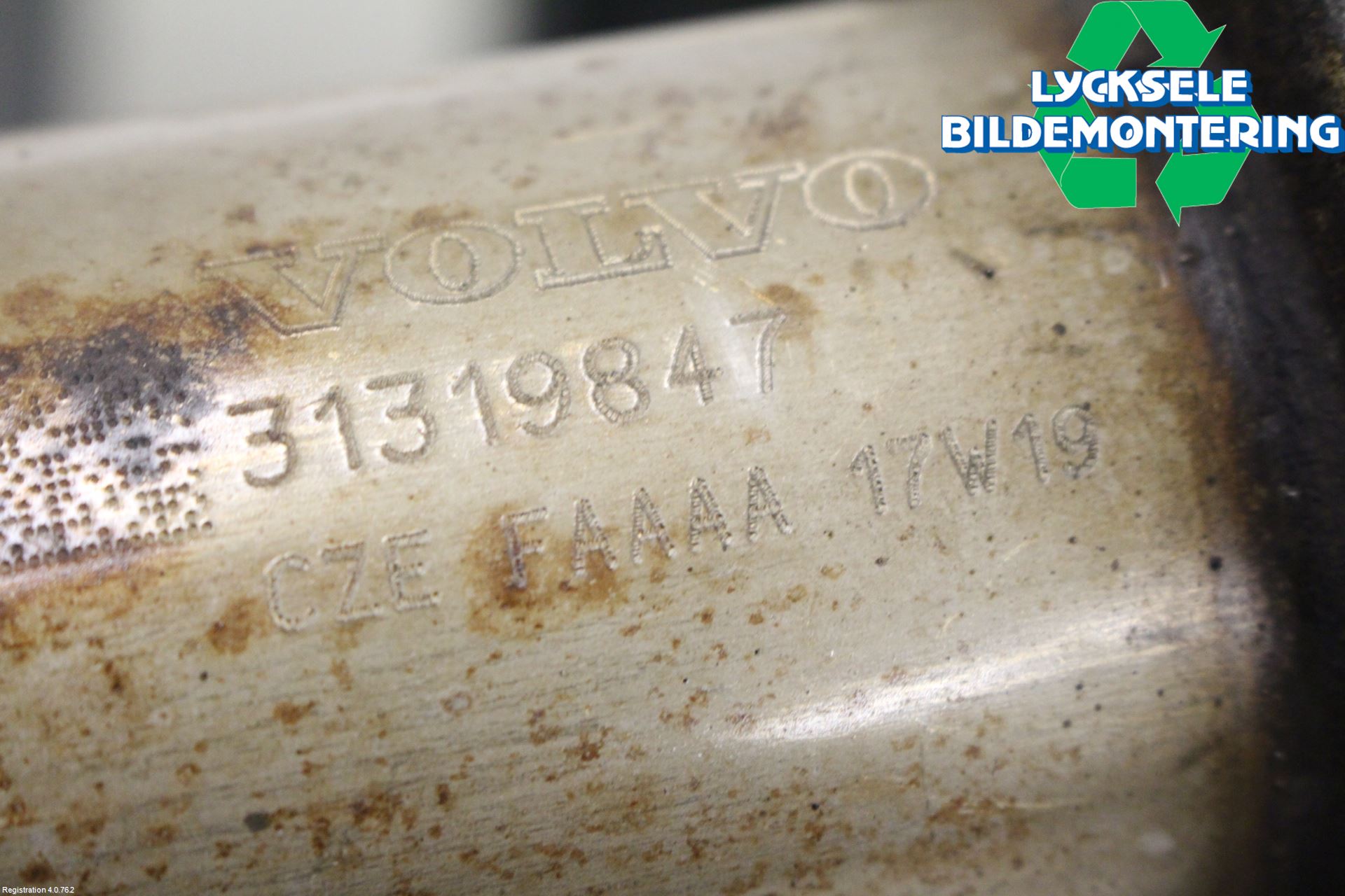 Volvo V90 17->> Avgas Främre Rör