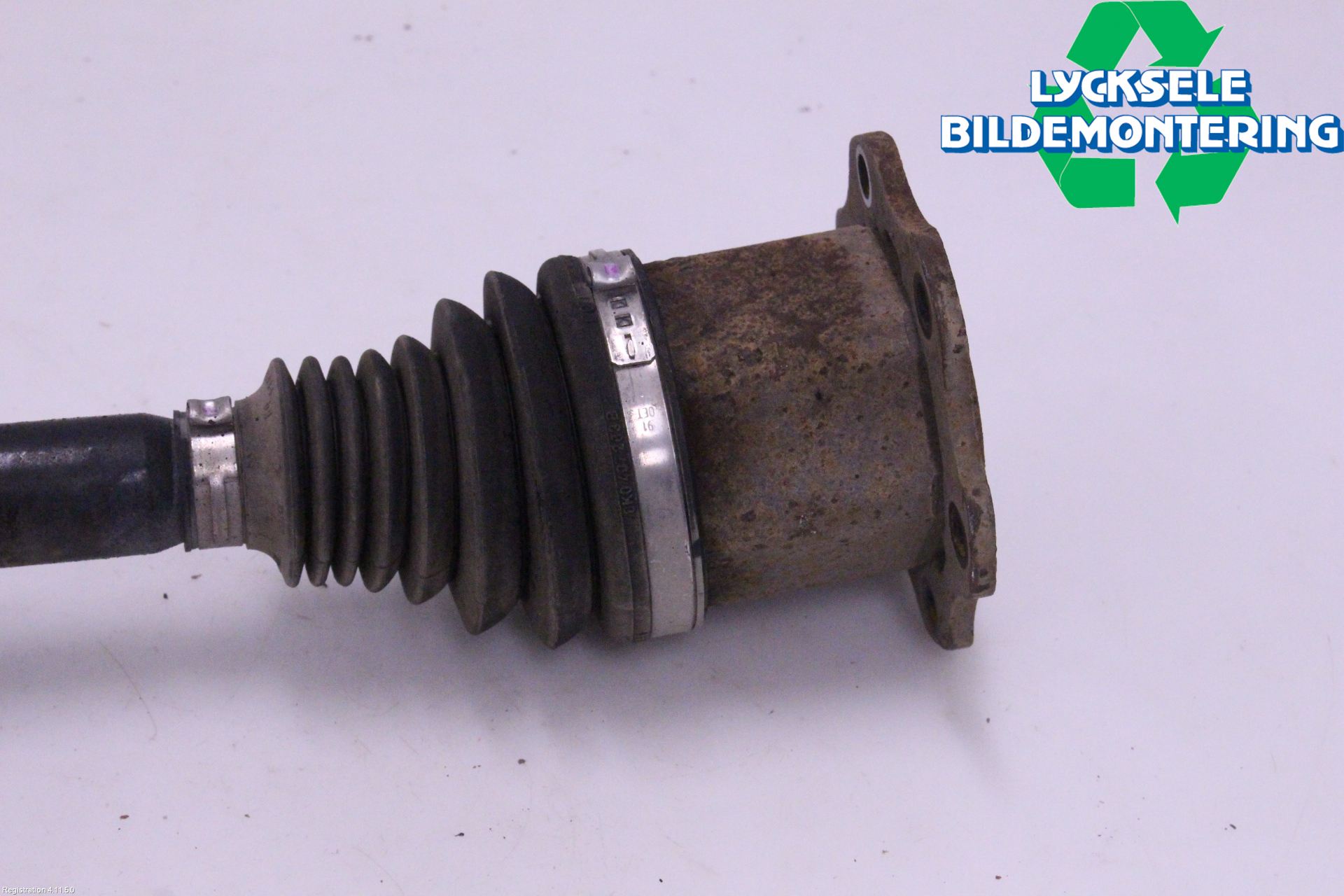 Audi A4/S4 08-11 Drivaxel Fram Vänster