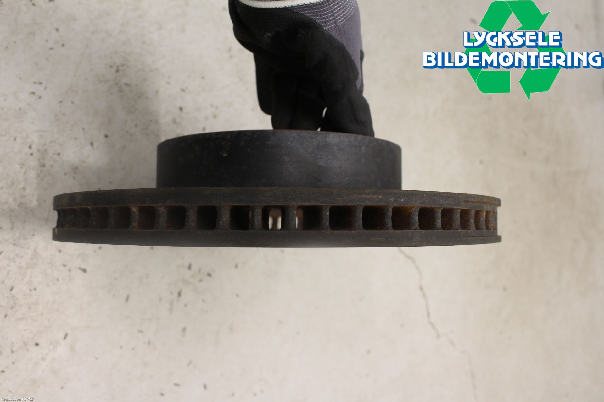 Toyota HILUX 16- Bromsskiva Fram