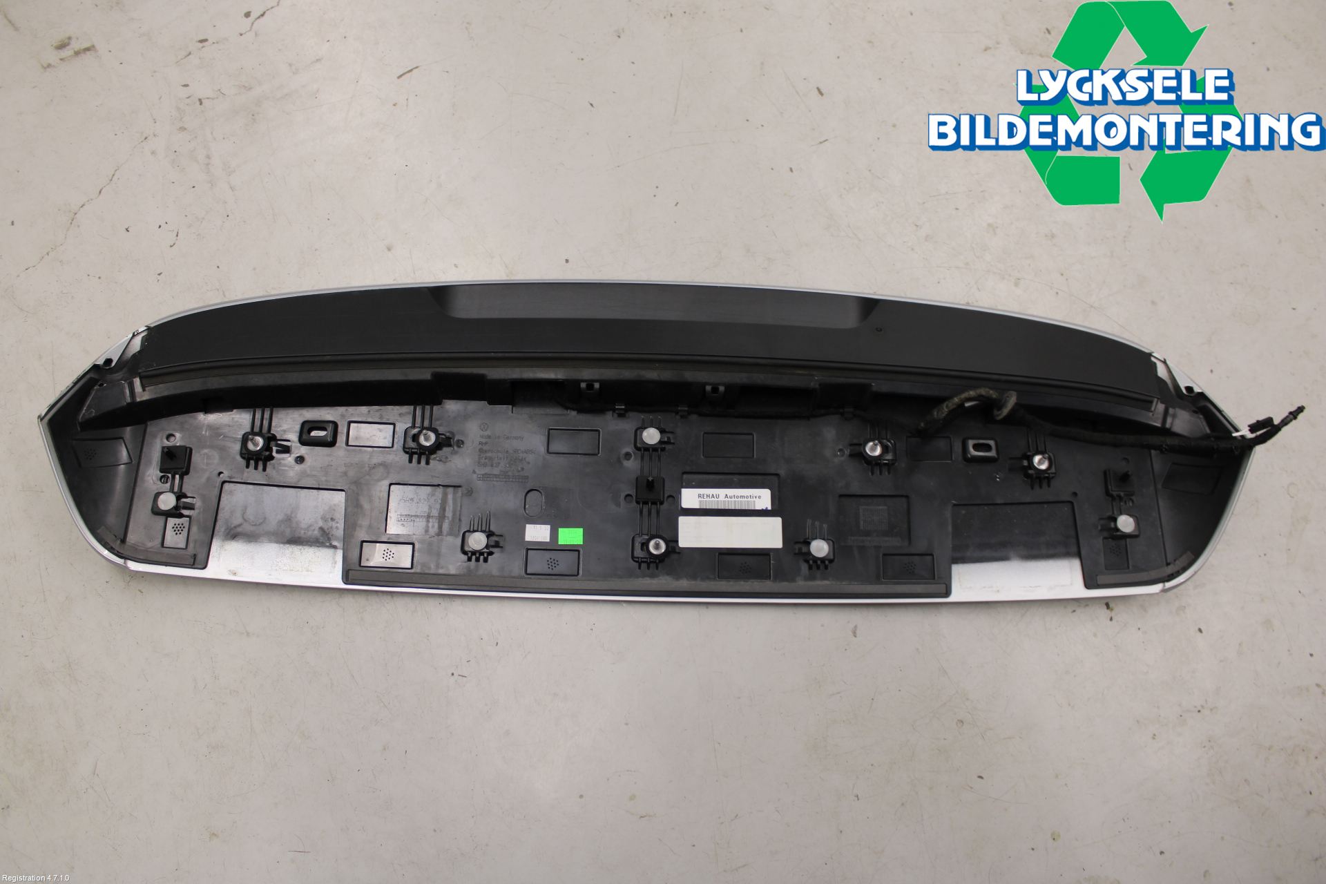 Volkswagen VW GOLF / E-GOLF VIII 20- Spoiler Baklucka