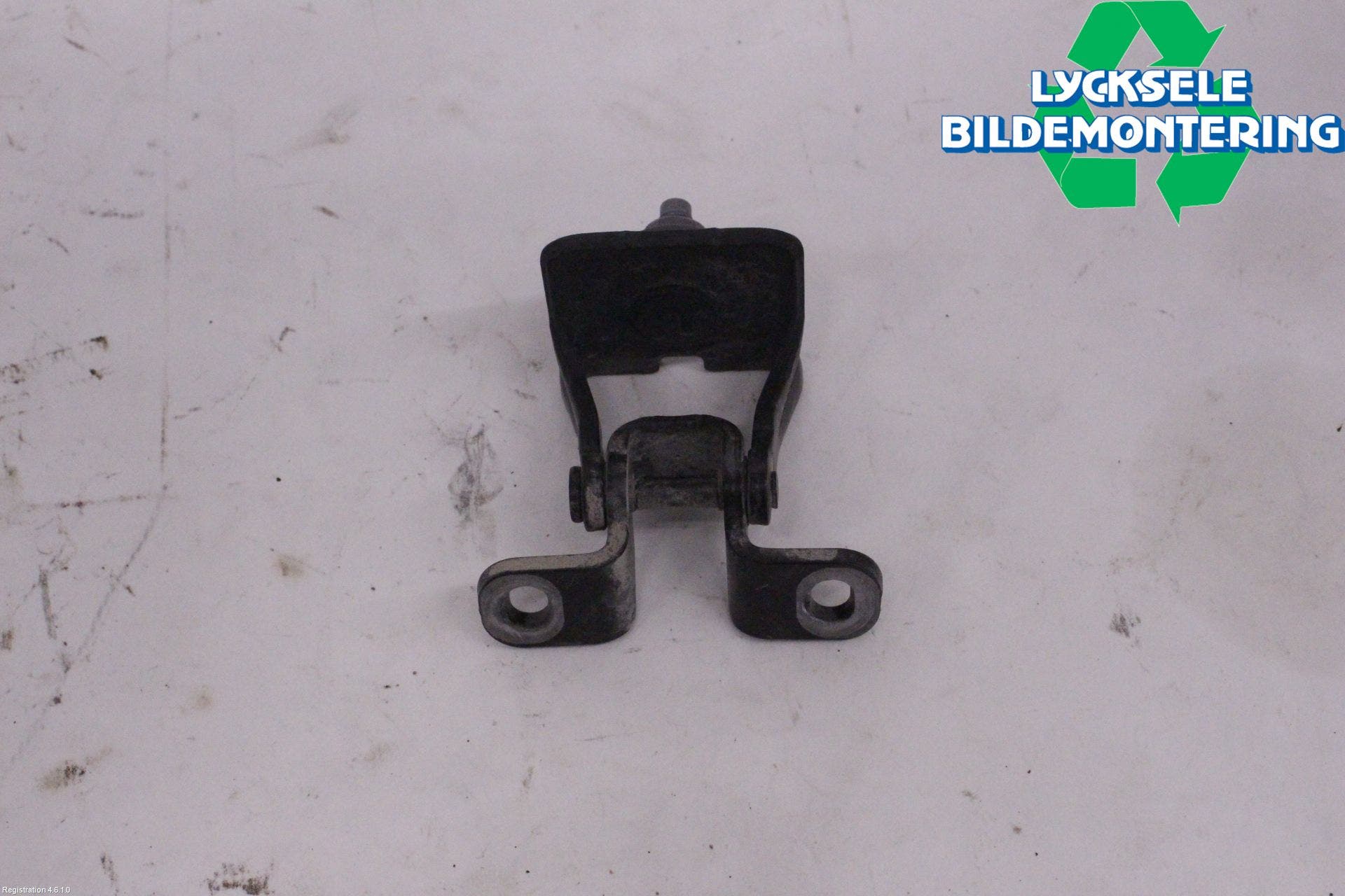 CUPRA BORN 22- Bakluckegångjärn Hö