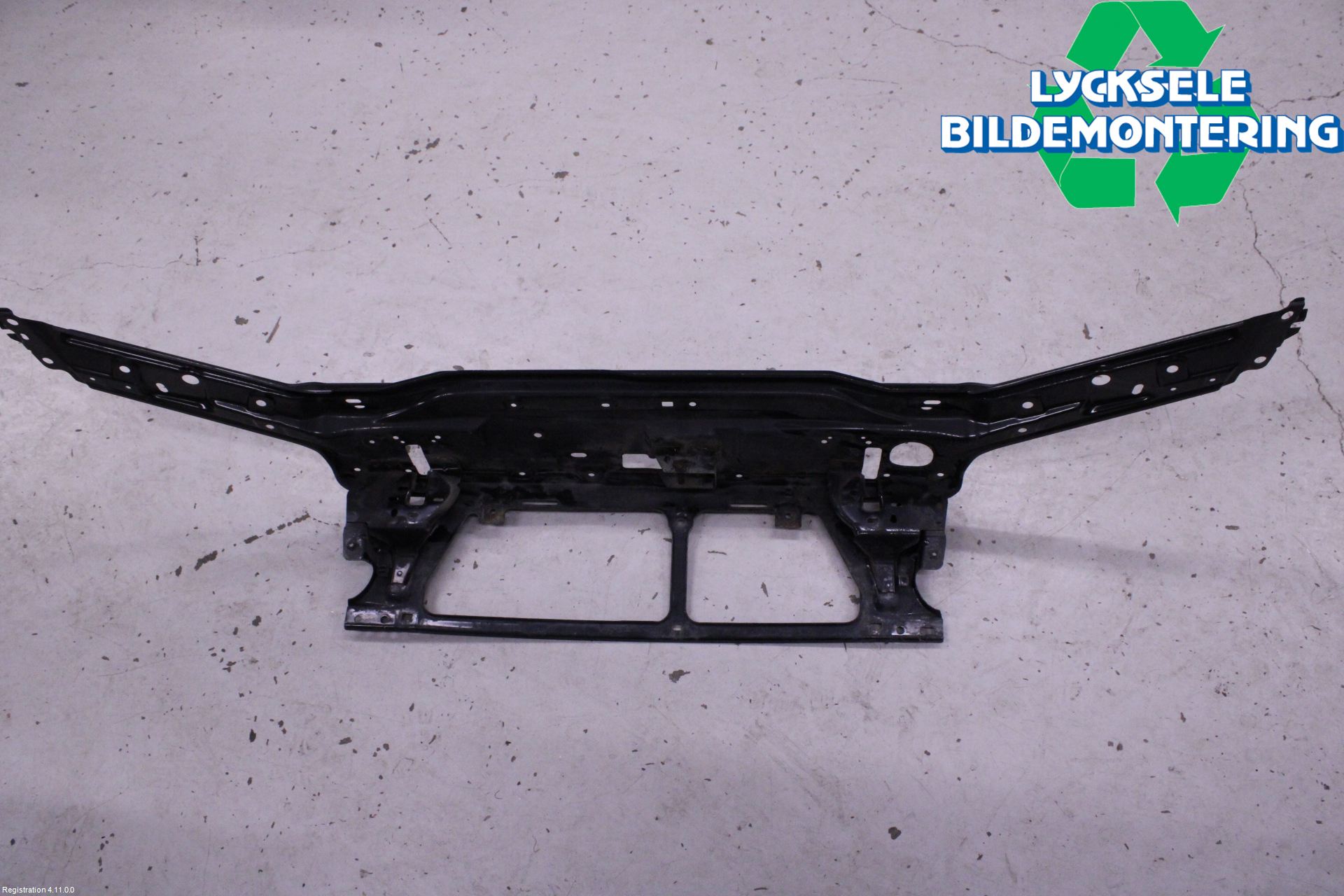 Volvo V70 05-08 Front Huvlåsplåt-Balk