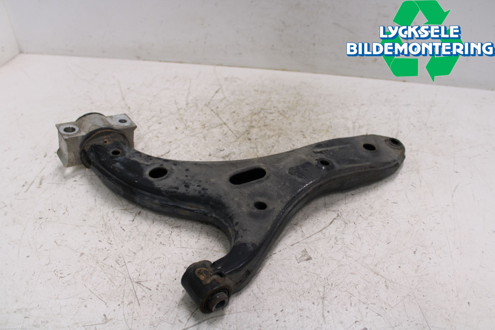 Subaru OUTBACK 15-20 Bärarm Fram Undre Hö